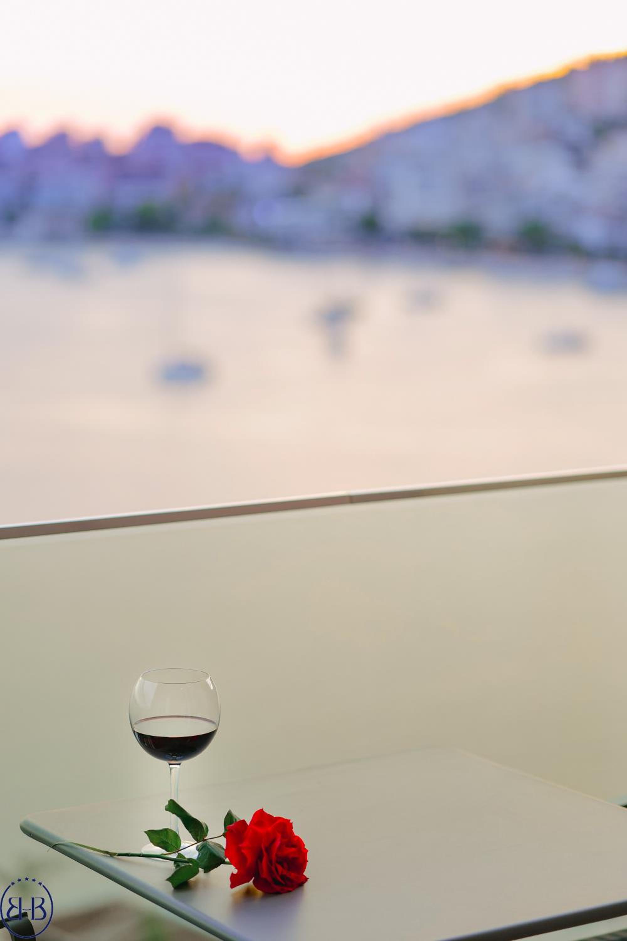 Panoramic Executive Suite With Balcony And Sea View