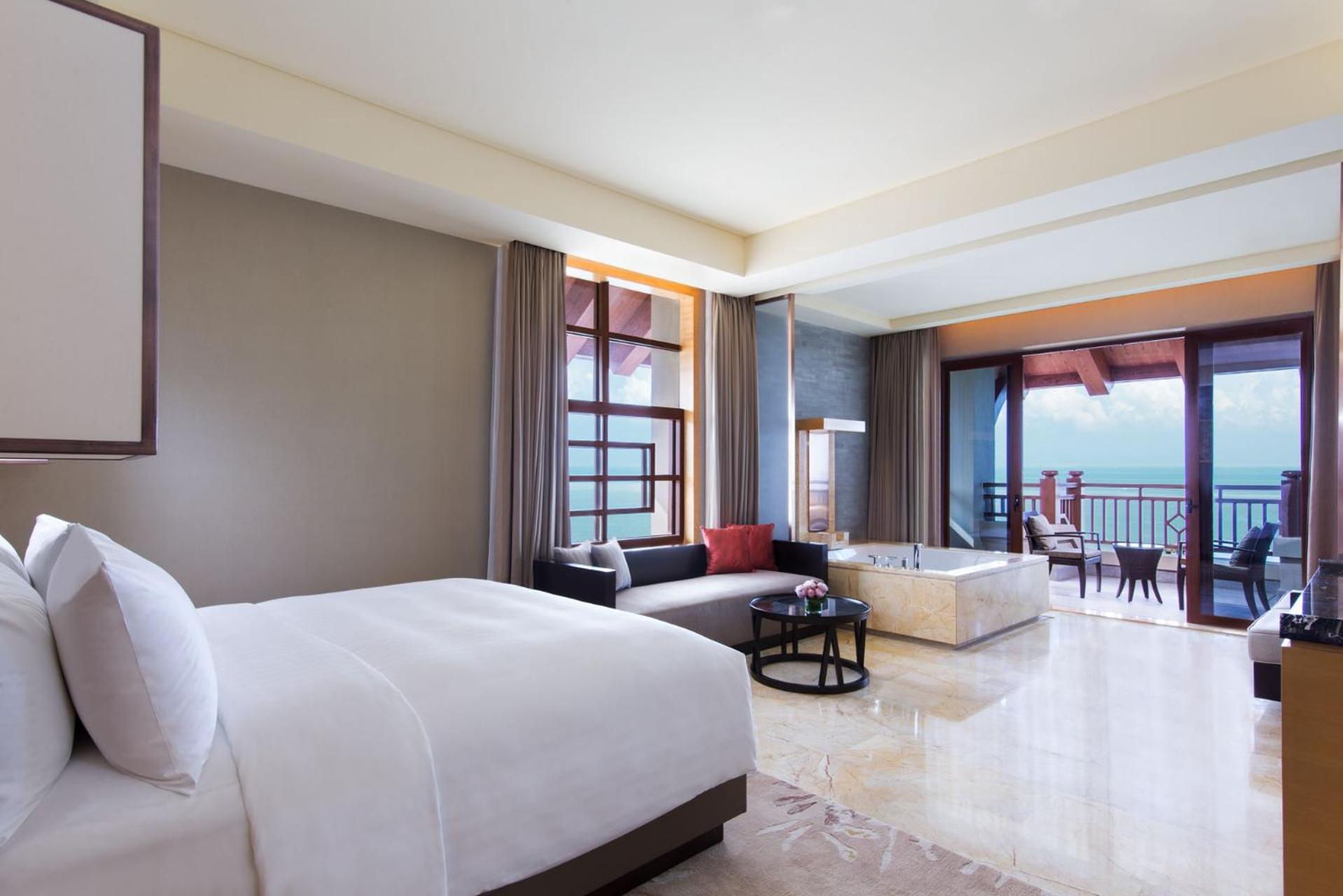 Premier Suite with Sea View photo 1