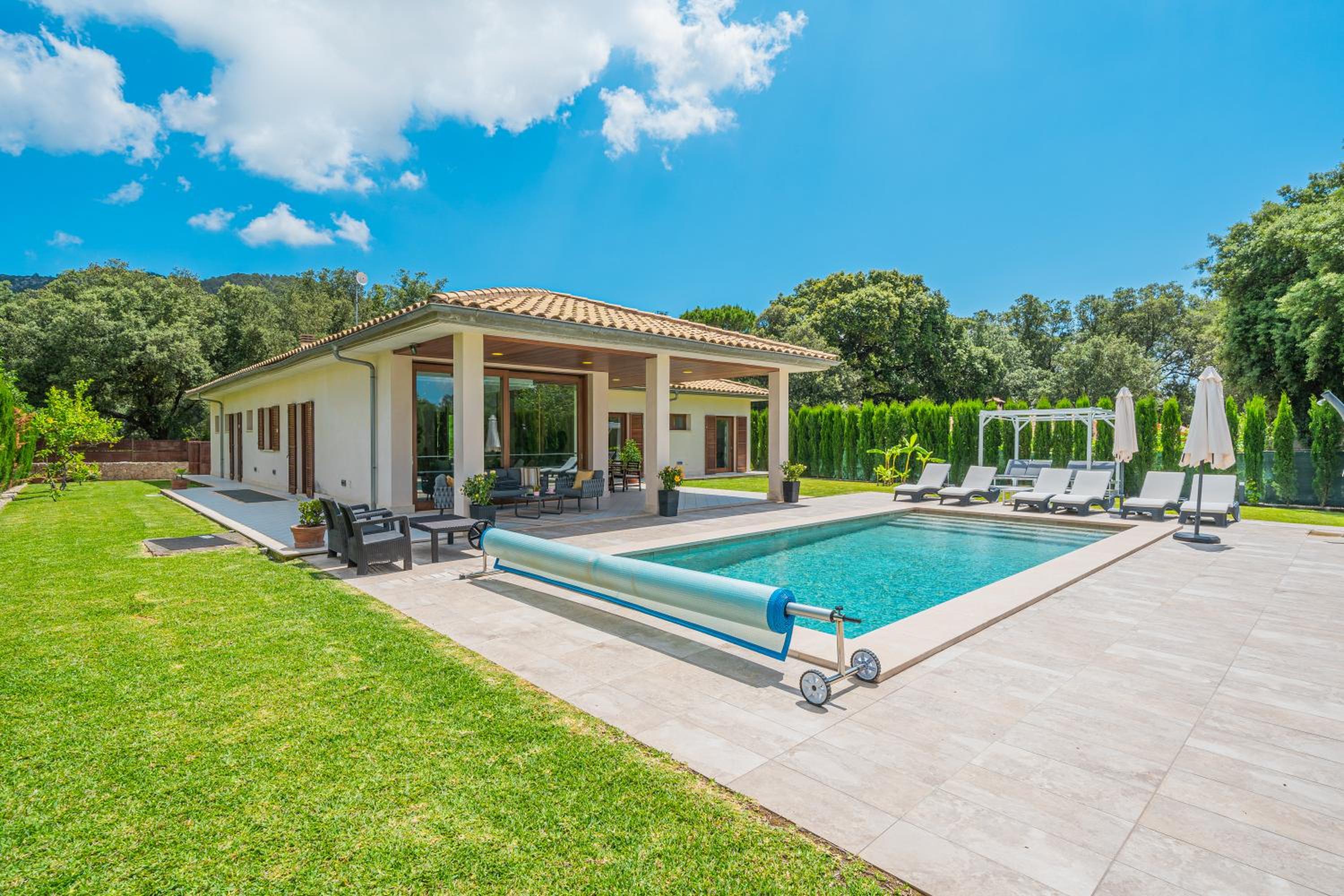 Villa photo 3