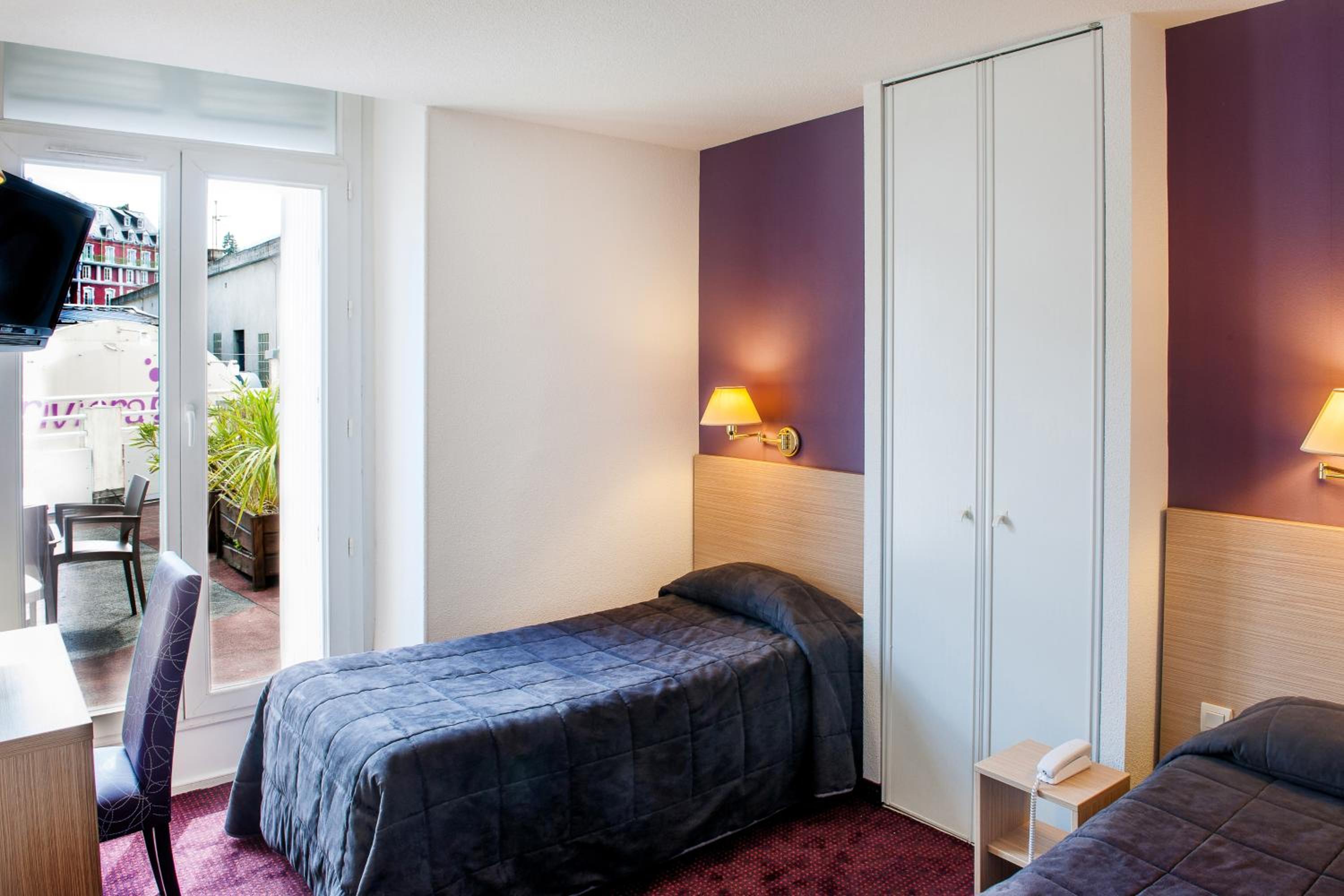 Twin Room - Photo 5