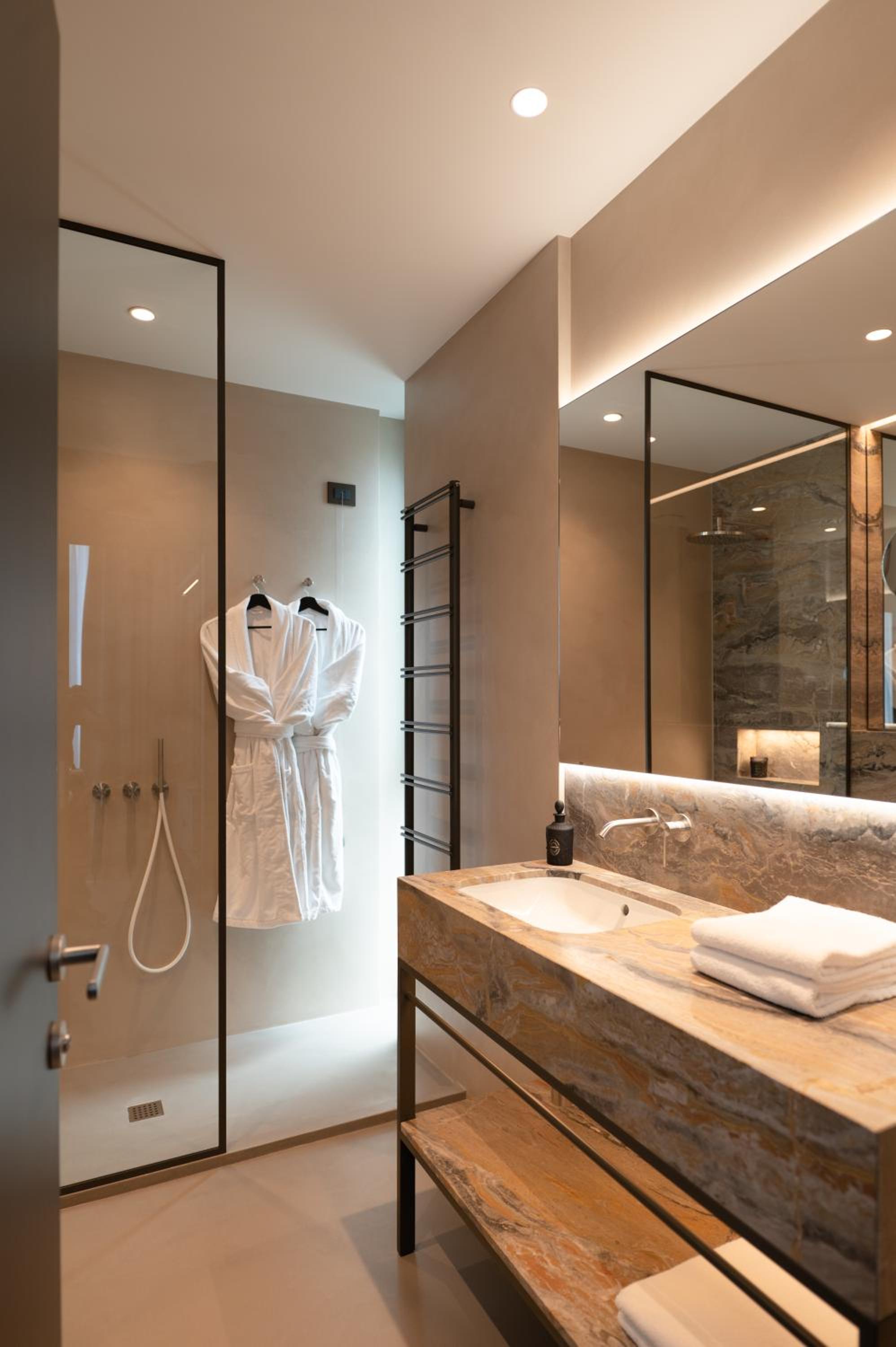 Luxury Junior Suite - Photo 8