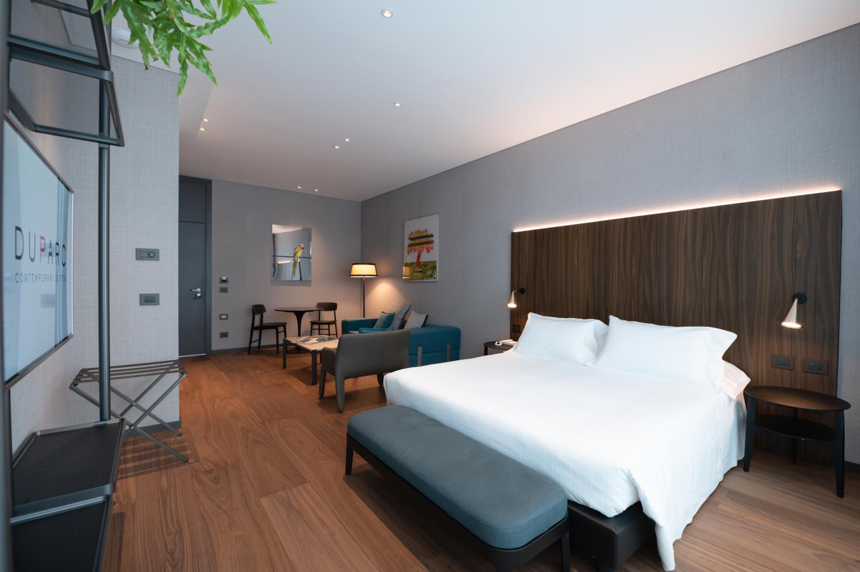 Luxury Junior Suite - Photo 13