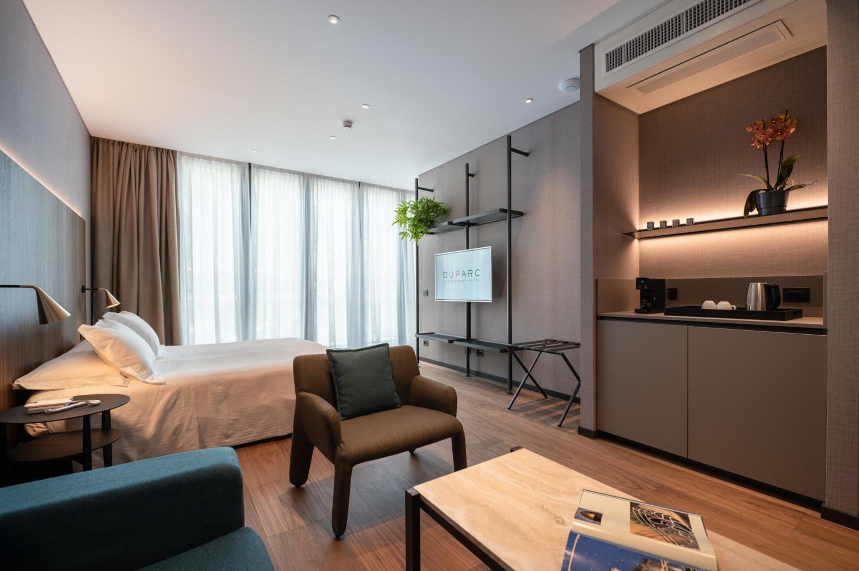 Luxury Junior Suite - Photo 12