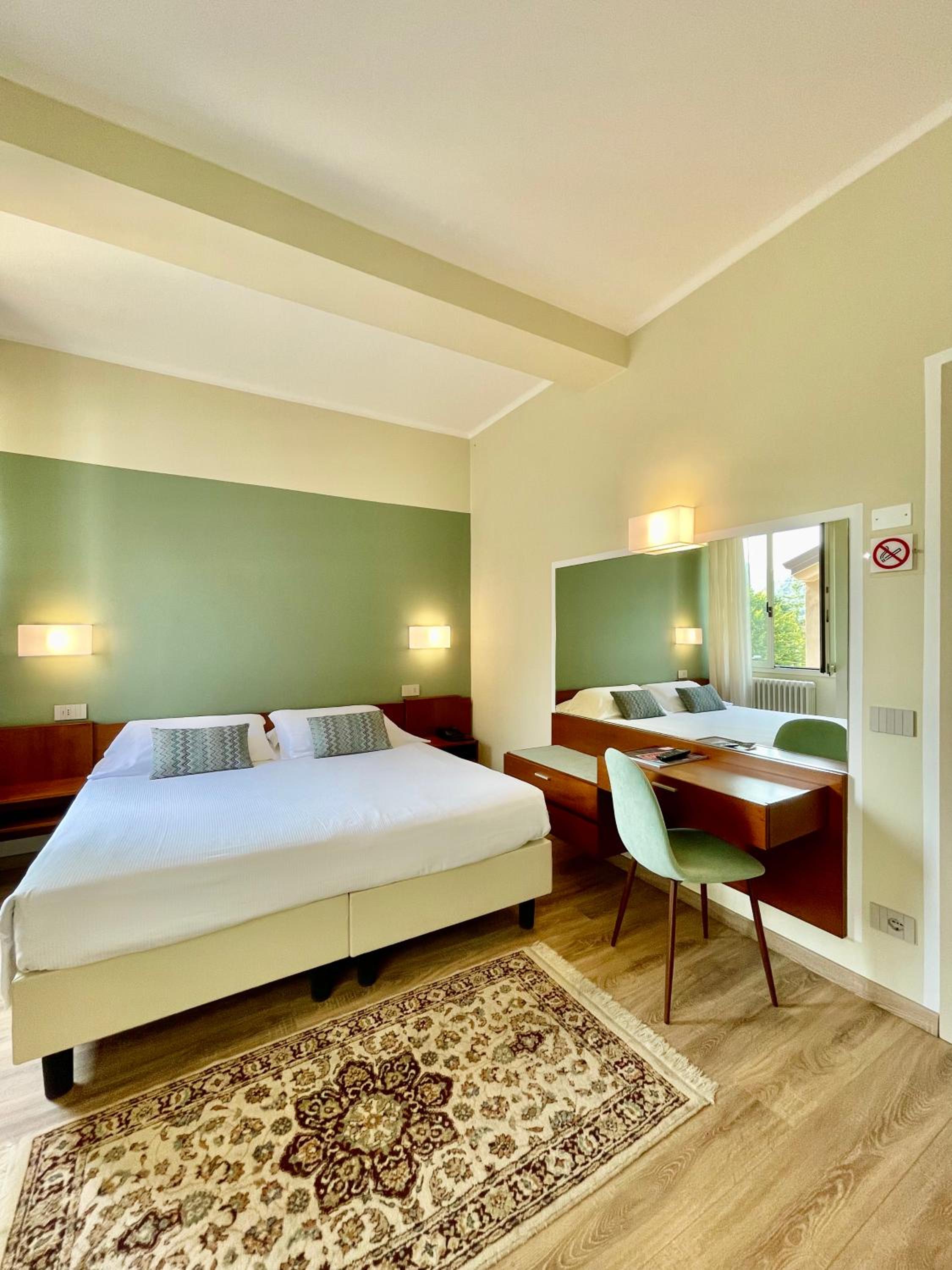 Standard Double Room - Photo 2