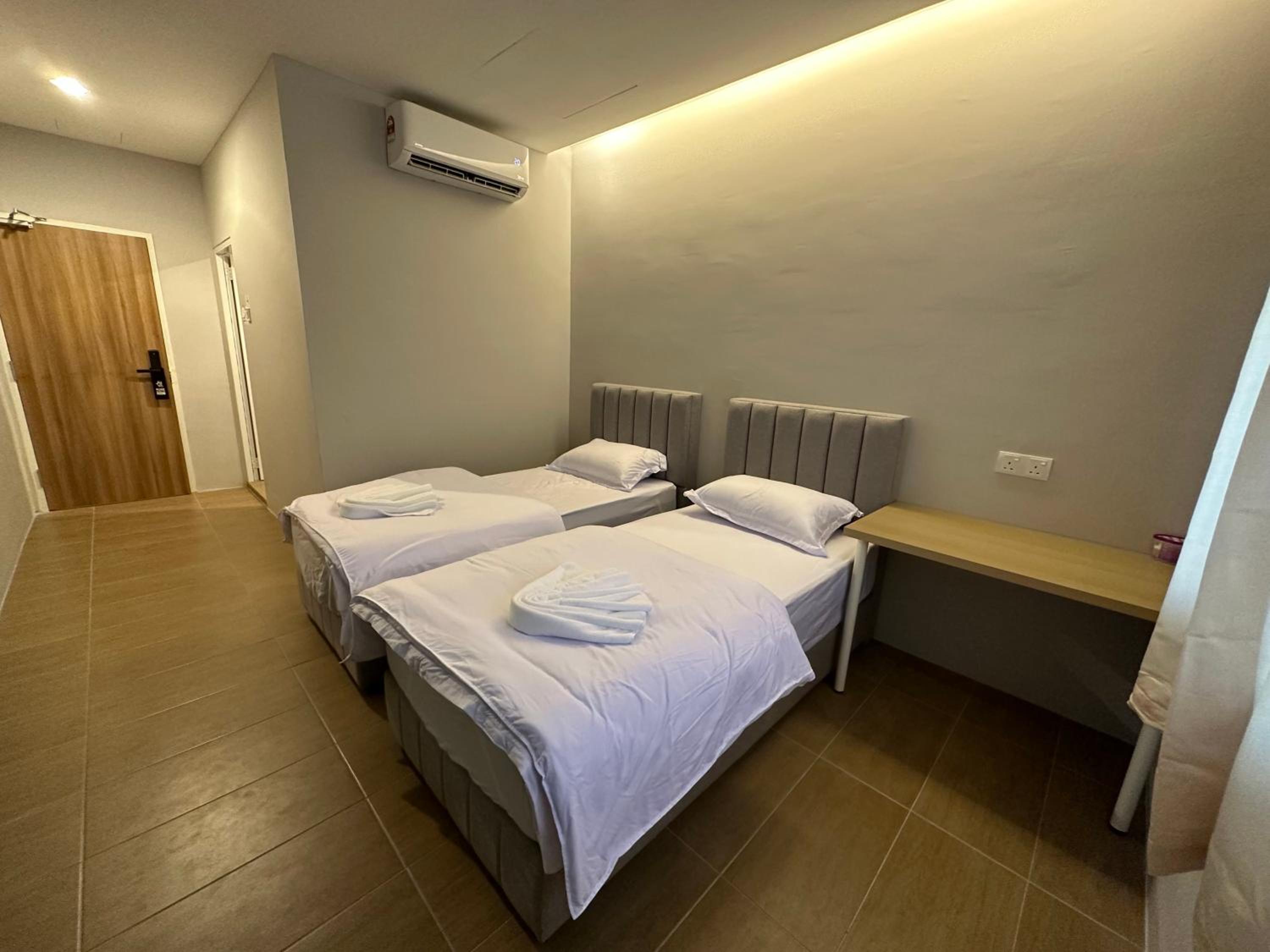 Two-Bedroom Suite - Photo 9
