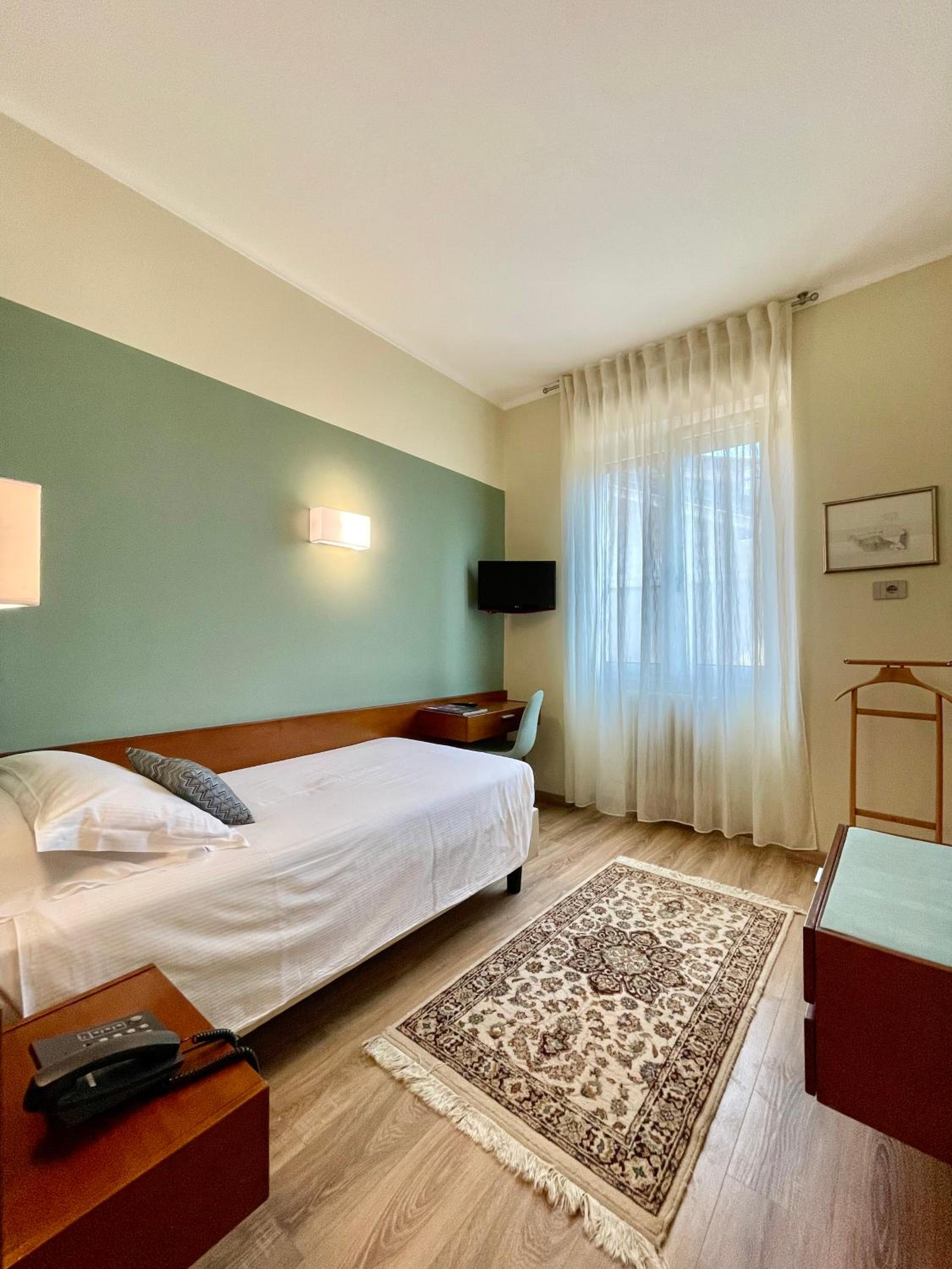 Standard Single Room photo 3