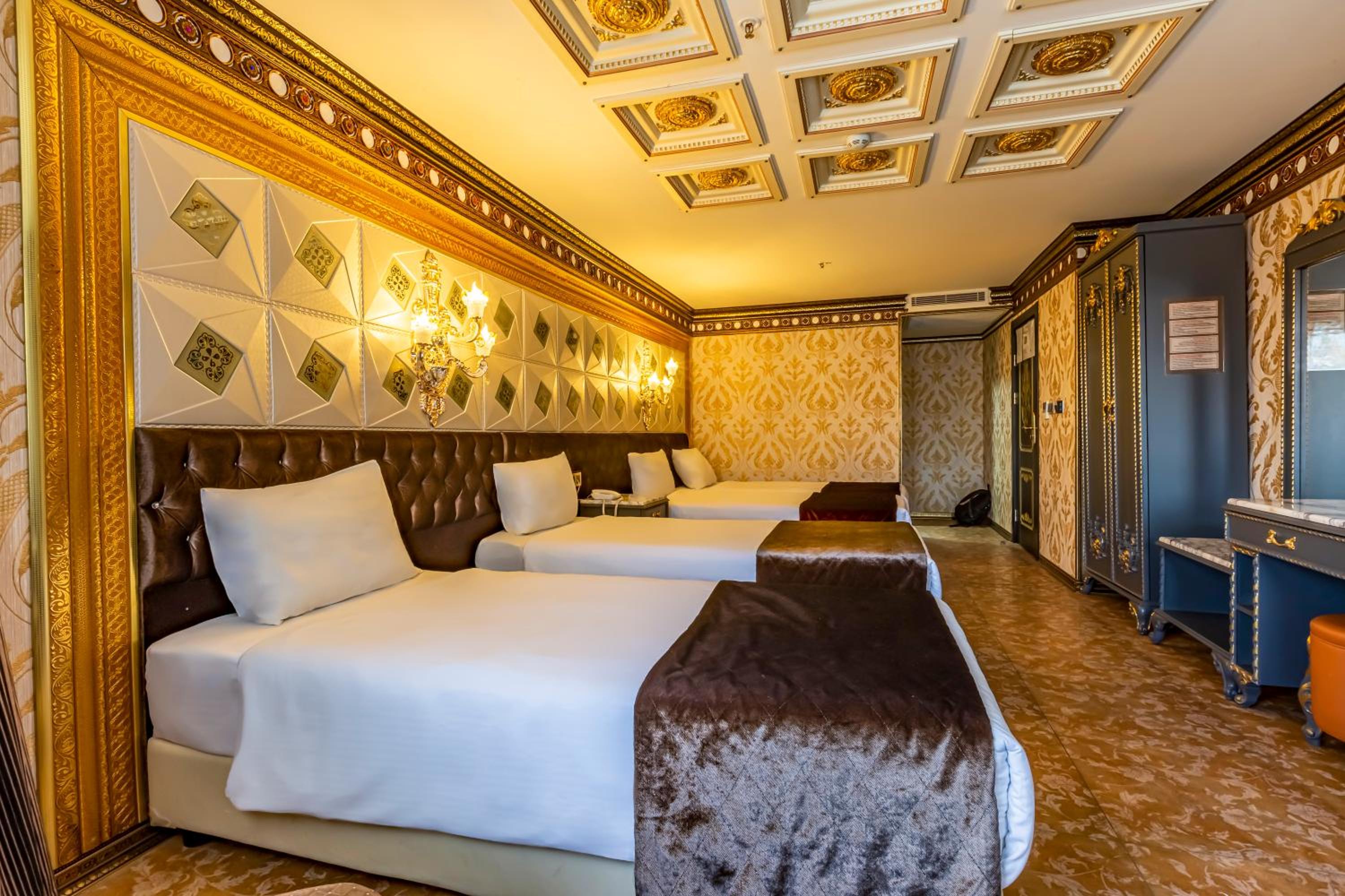 Luxury Triple Room photo 3