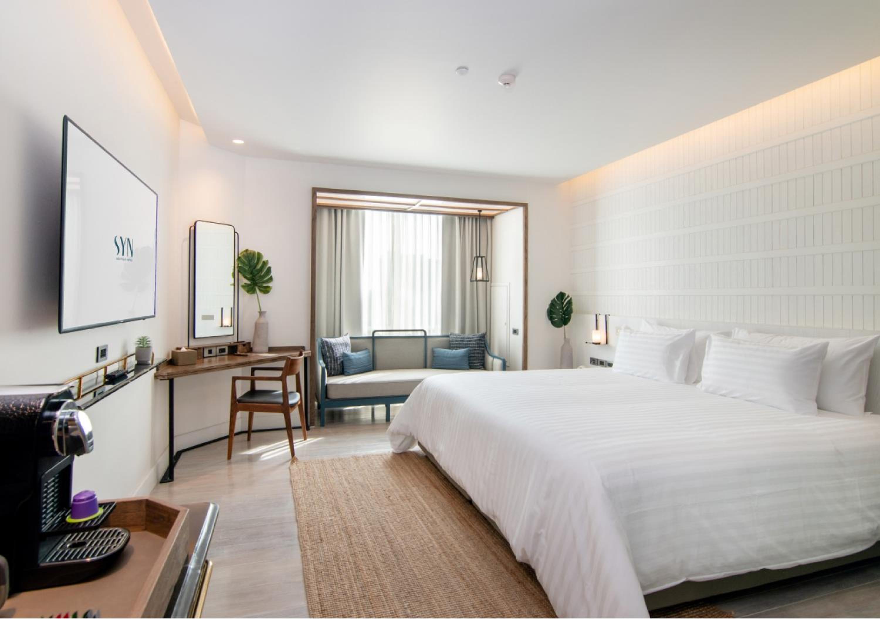 Serene White Double Room (24 Hours Room Use) - Photo 1