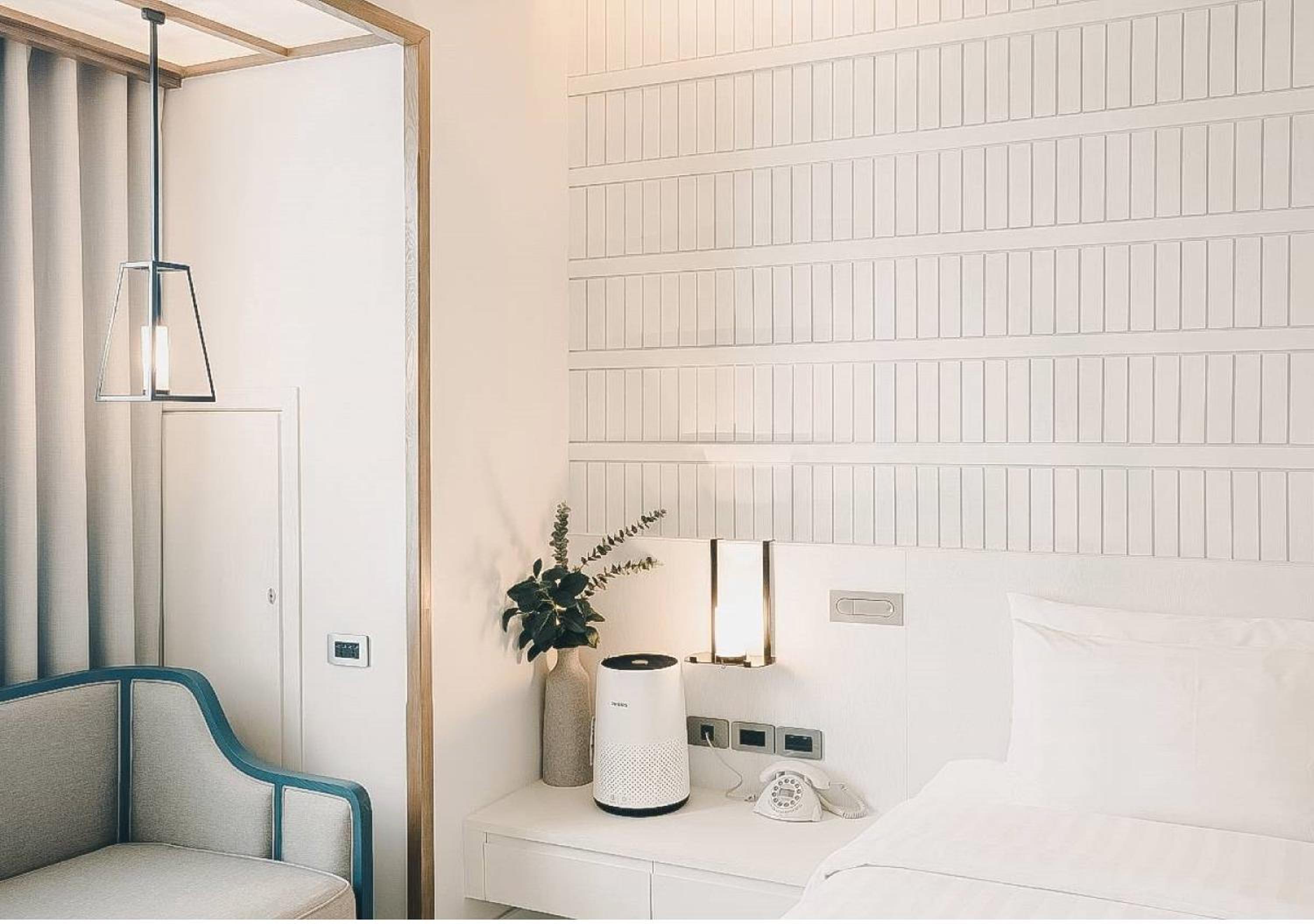 Serene White Double Room (24 Hours Room Use) - Photo 8