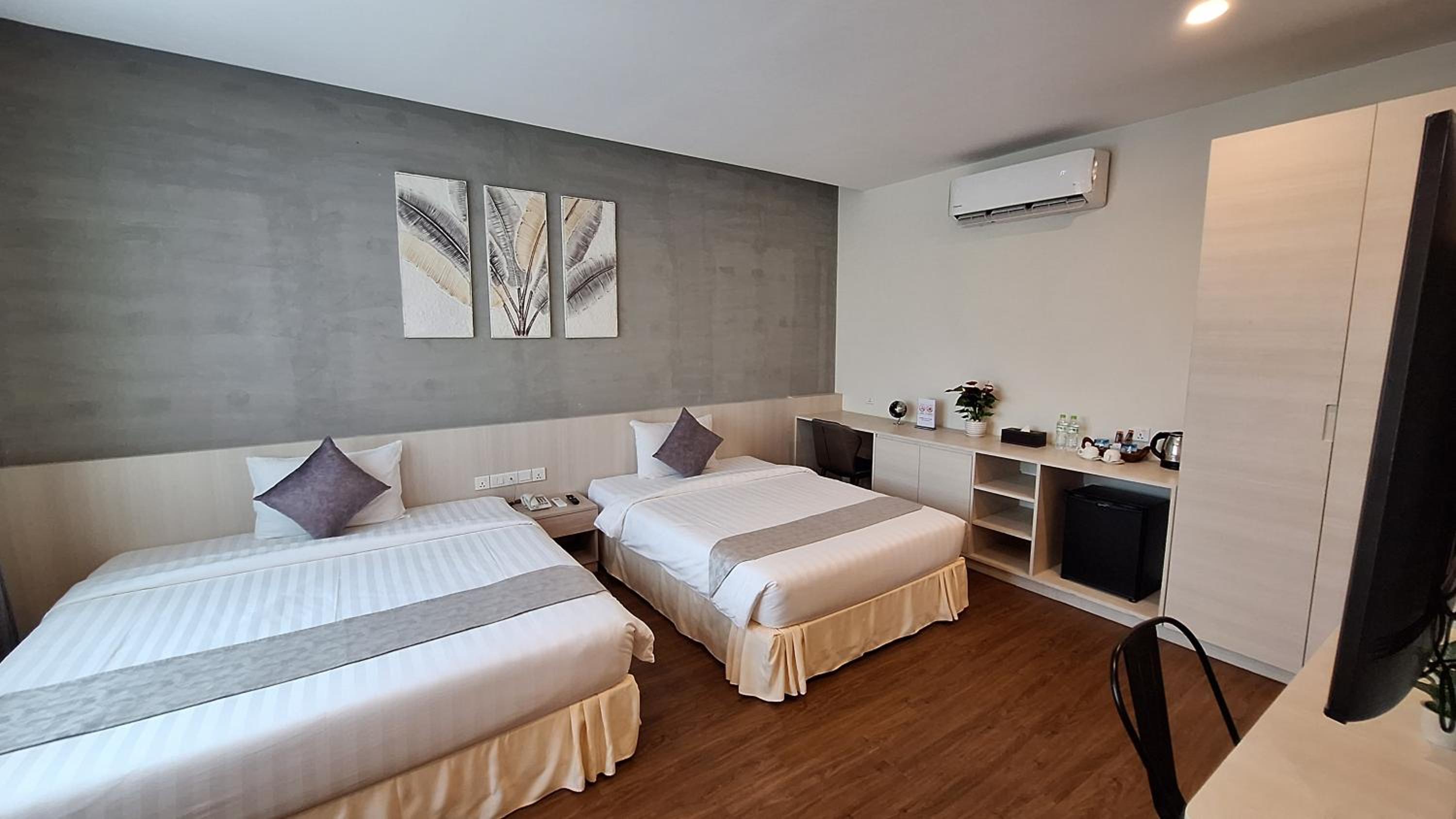 Suite - Photo 2