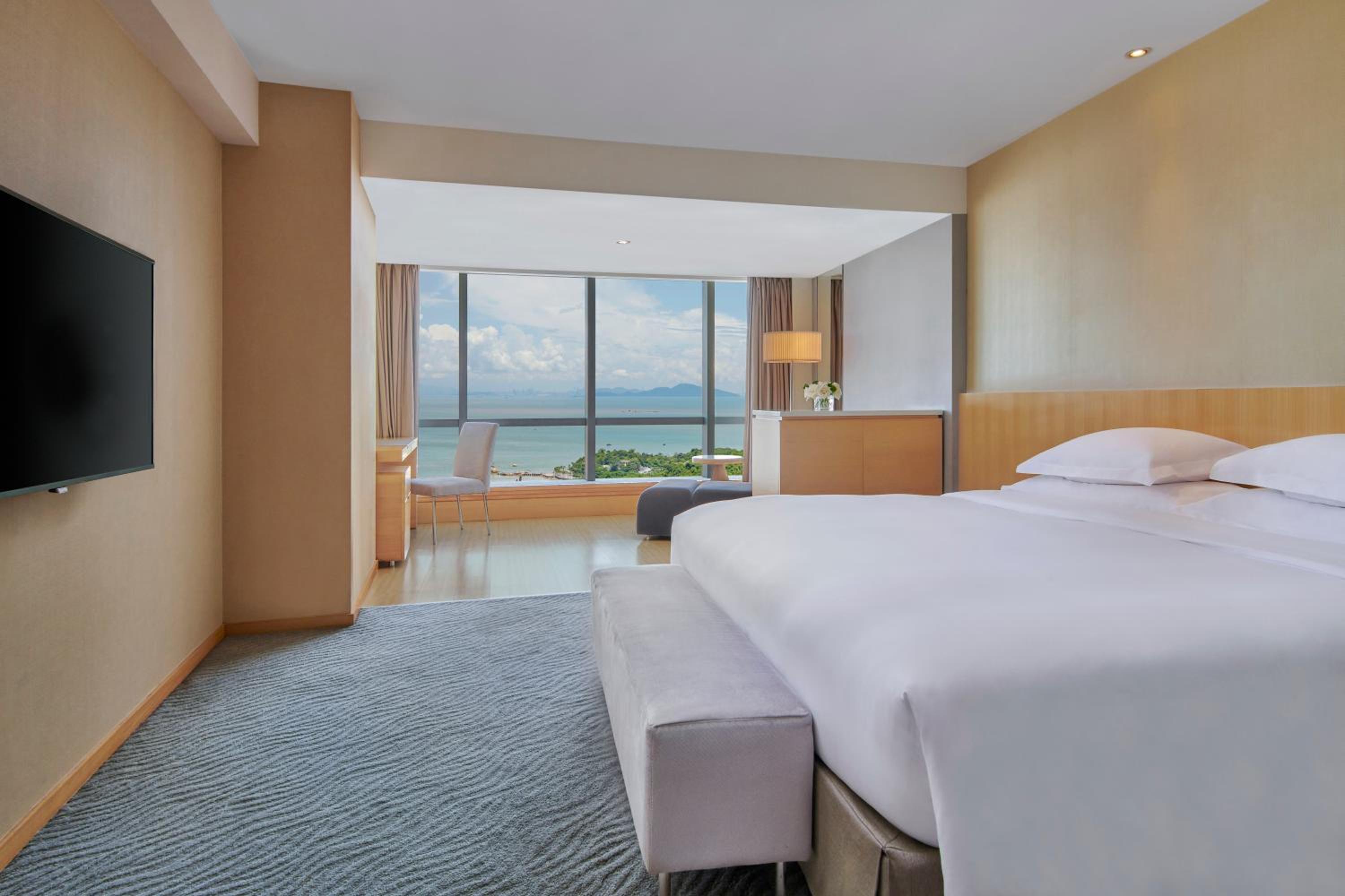 Standard King Room - Photo 2