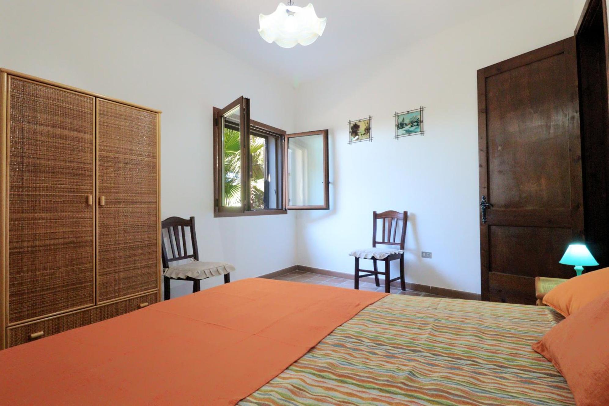 Three-Bedroom House photo 3