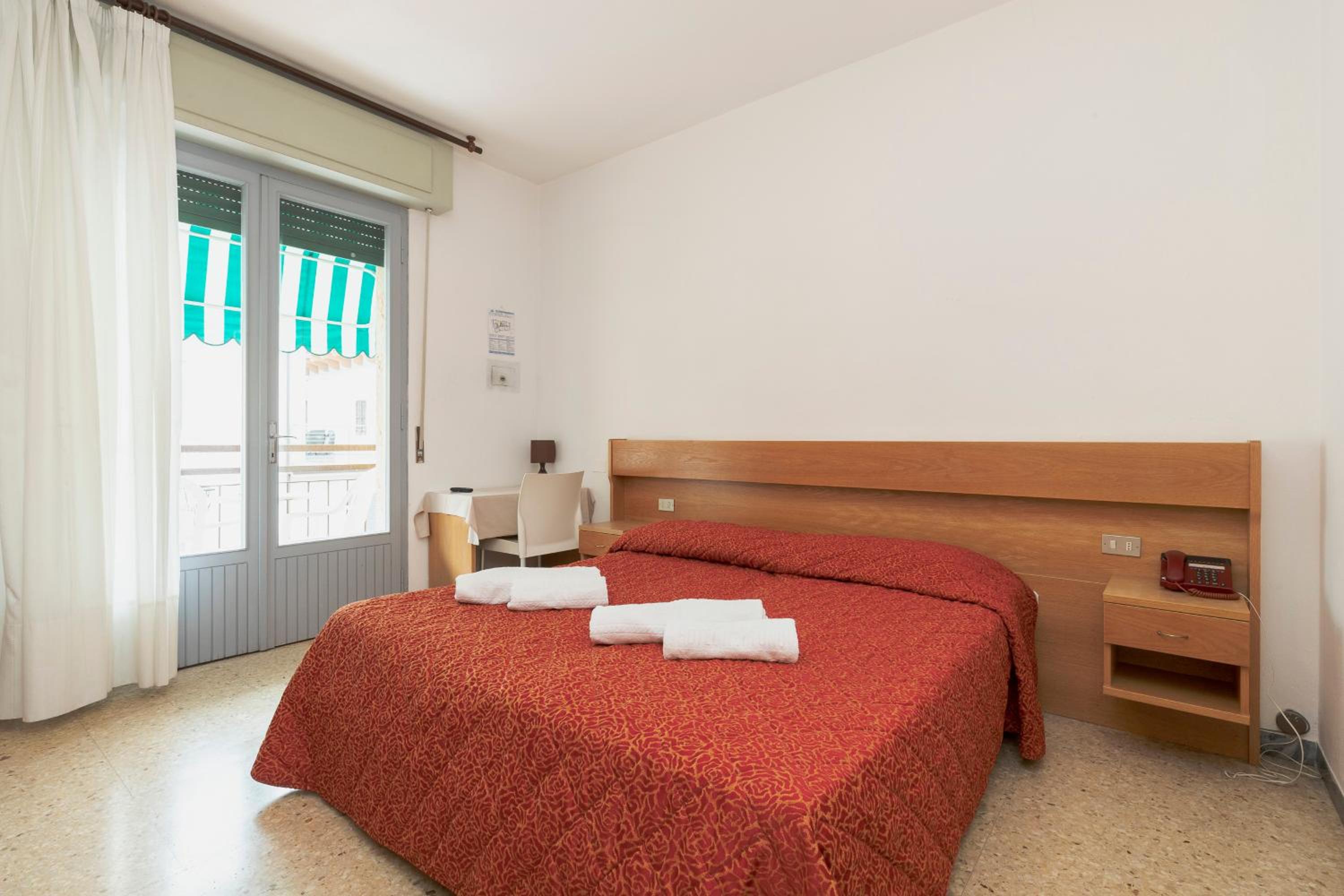 Economy Double Room photo 2