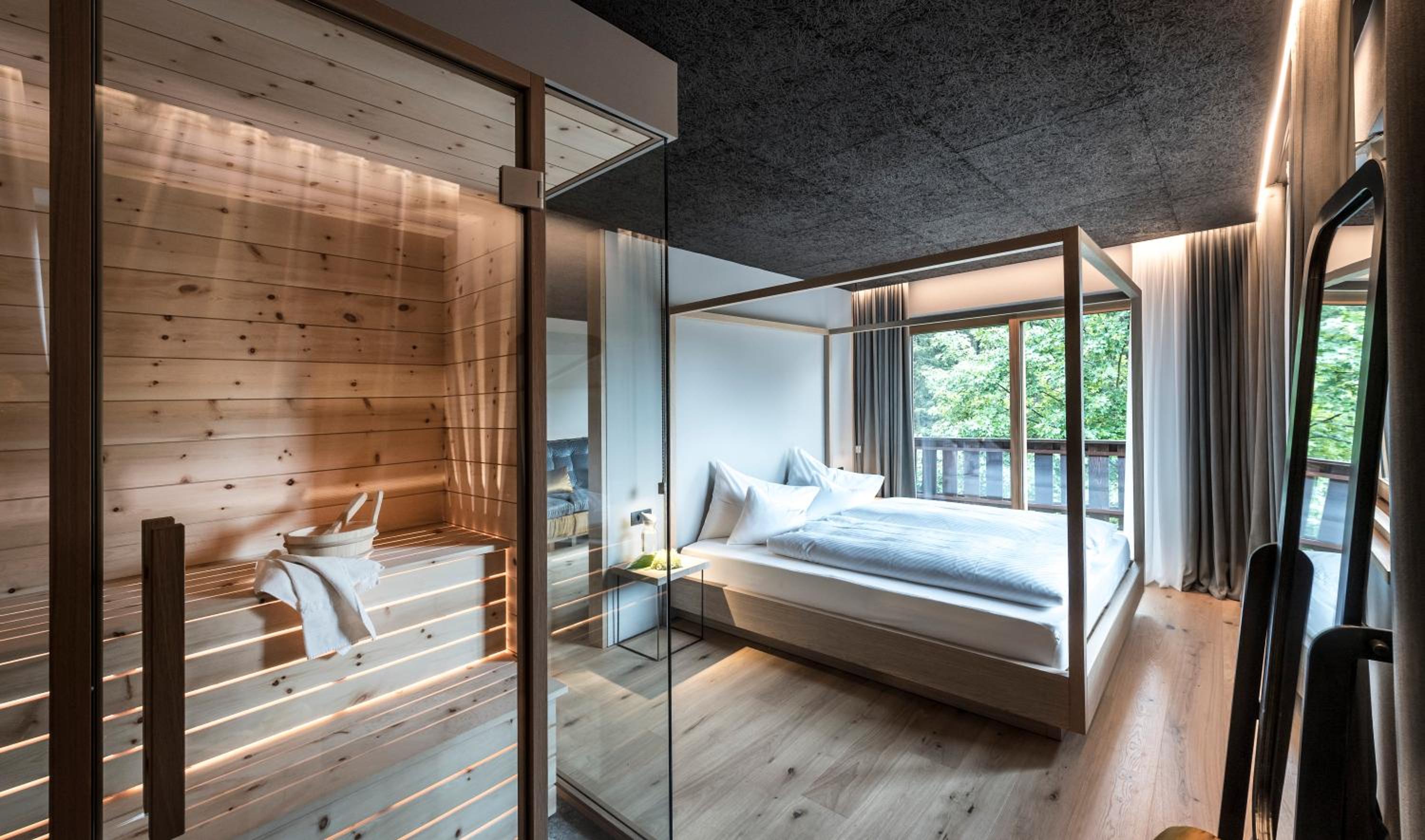 Suite with Sauna