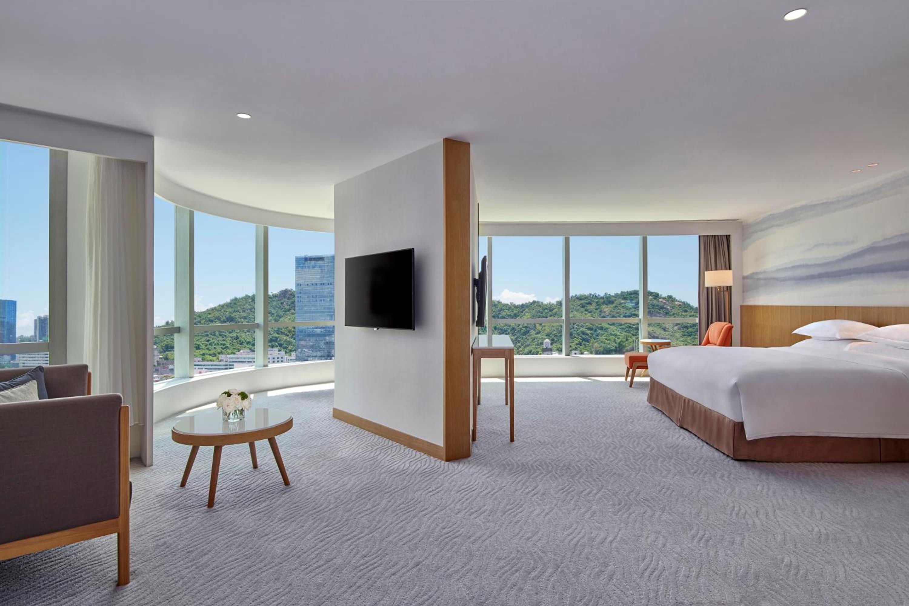 One-Bedroom Suite - Photo 1