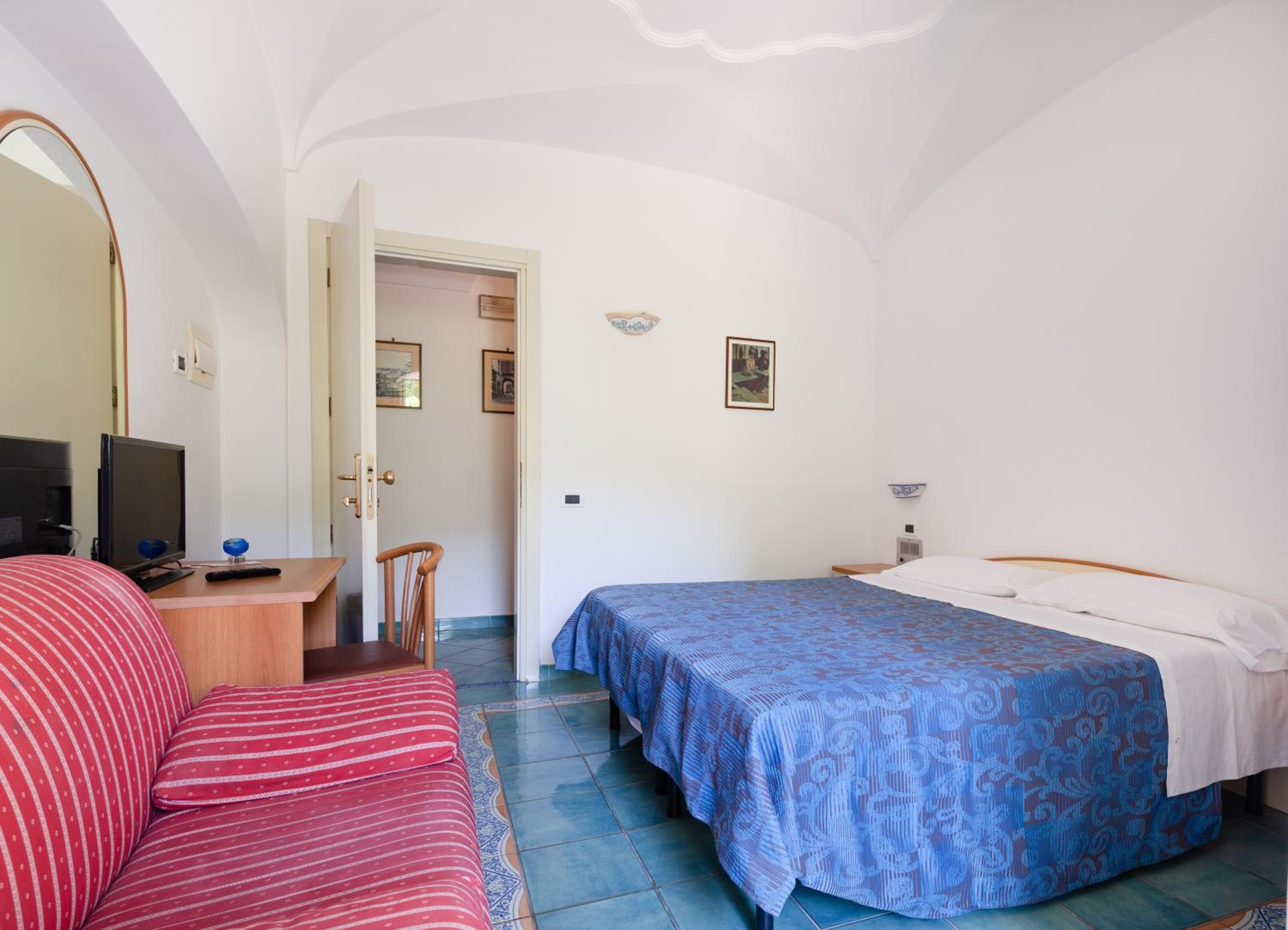 Standard Double Room - Photo 4