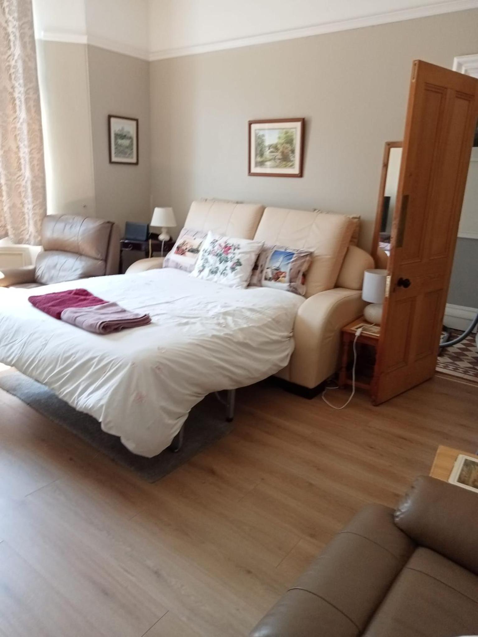 Budget Double Room photo 3