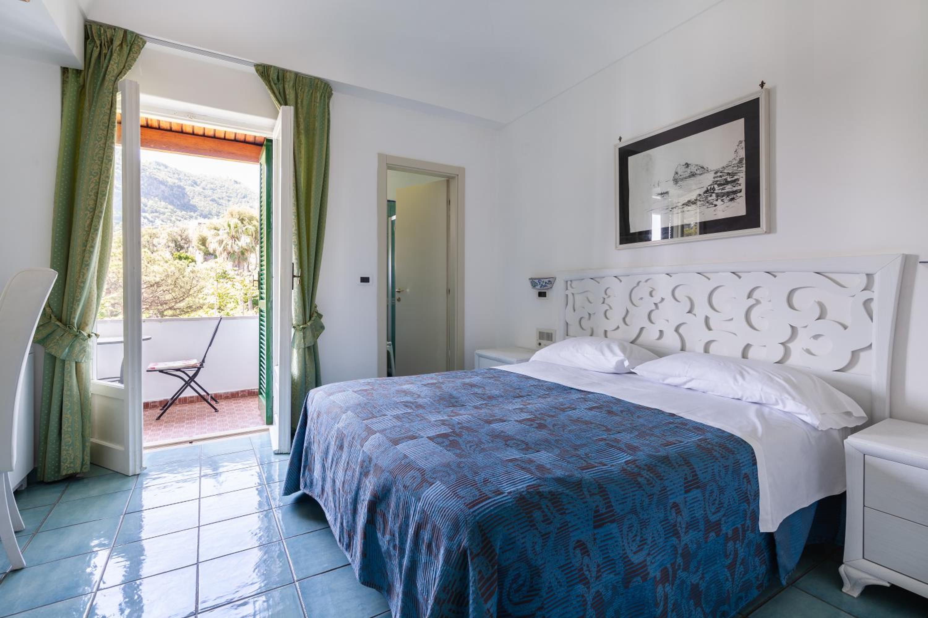 Standard Double Room - Photo 3