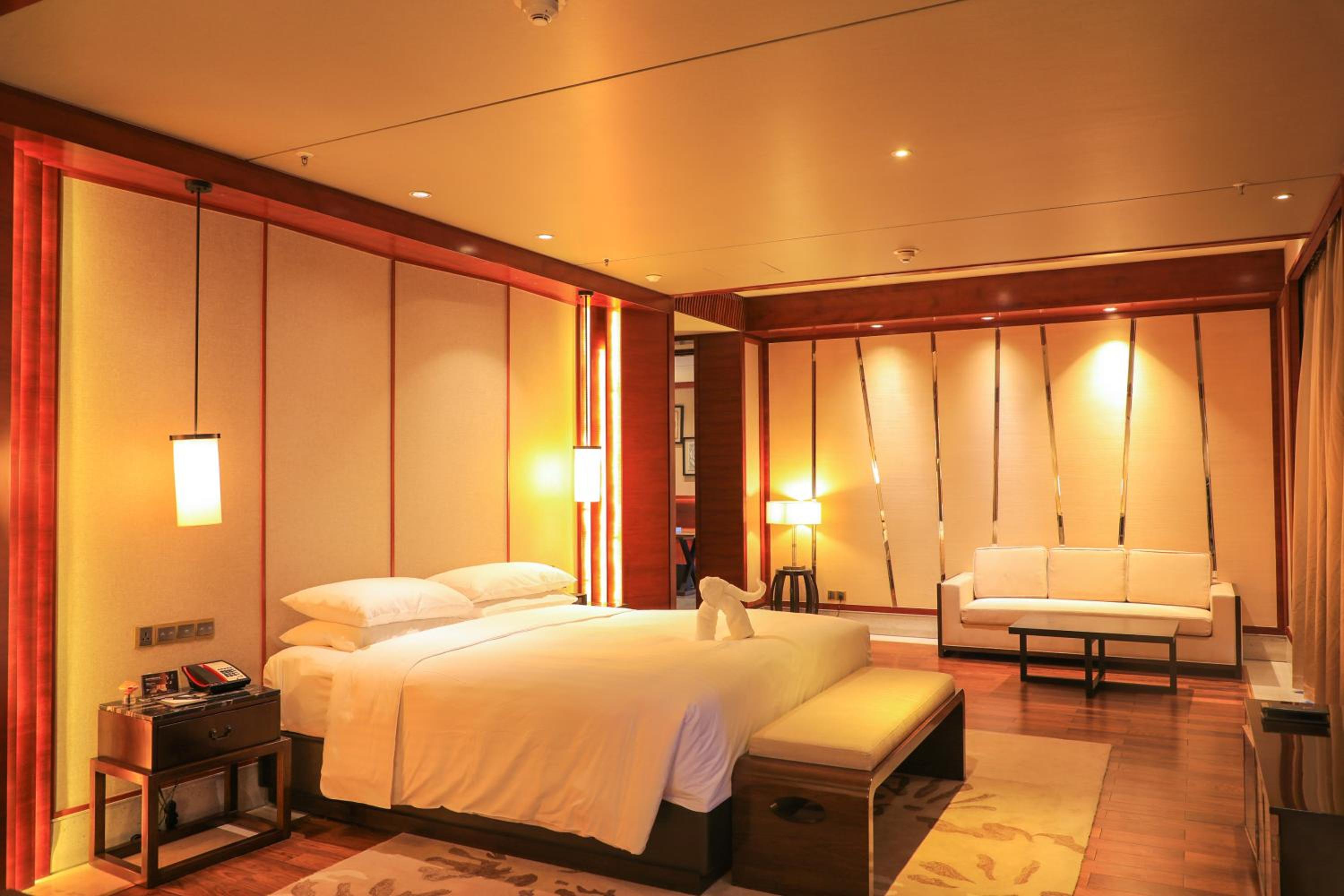 Chairman Suite photo 2