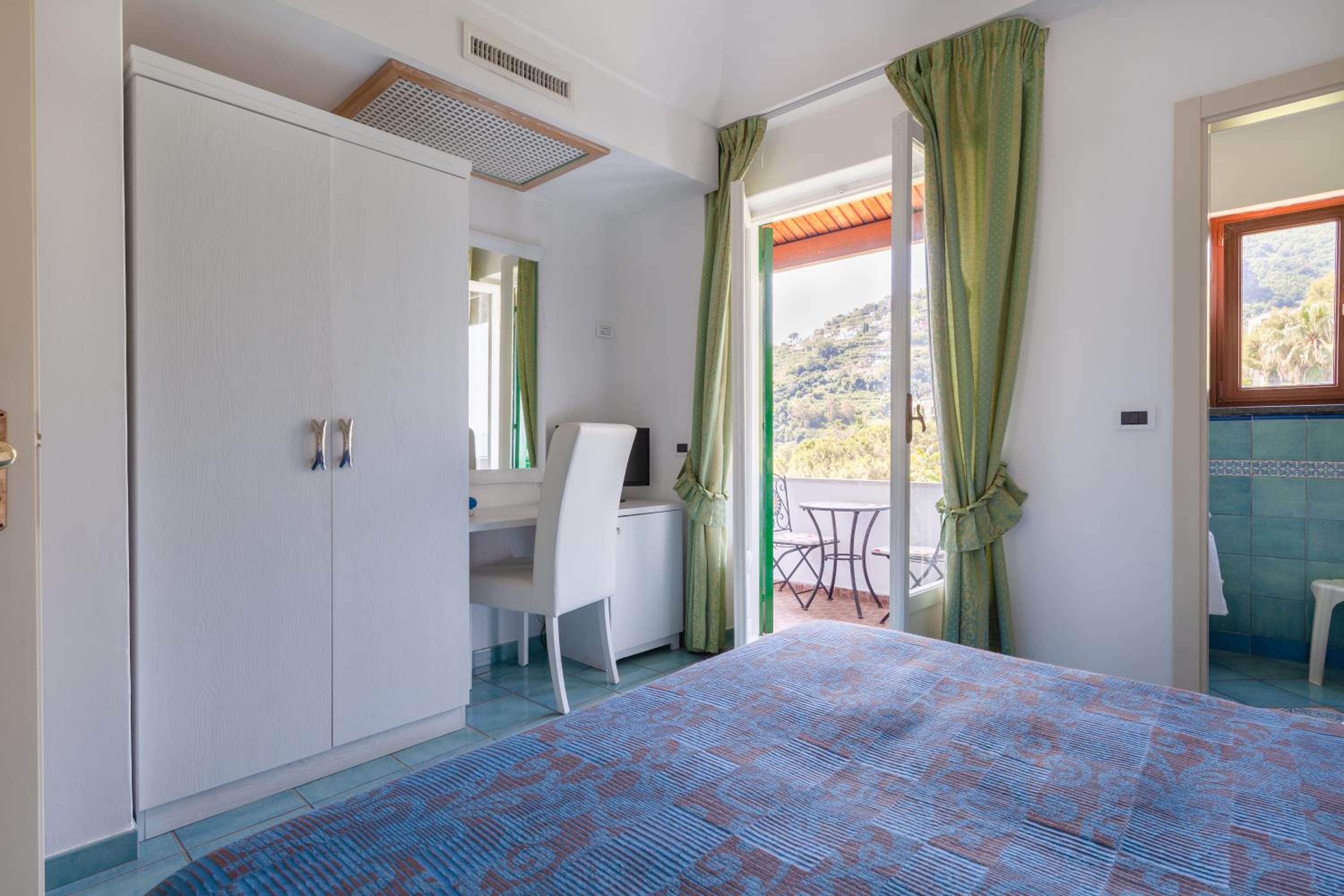 Standard Double Room - Photo 1