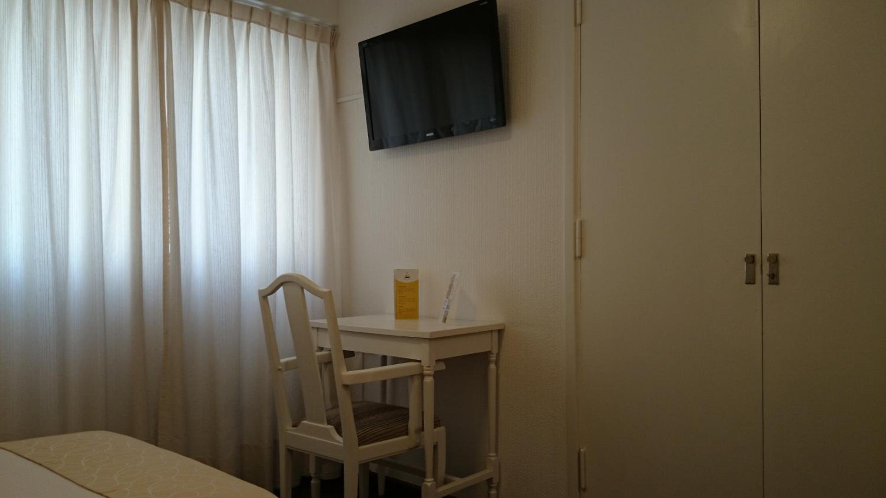 Single Room photo 2