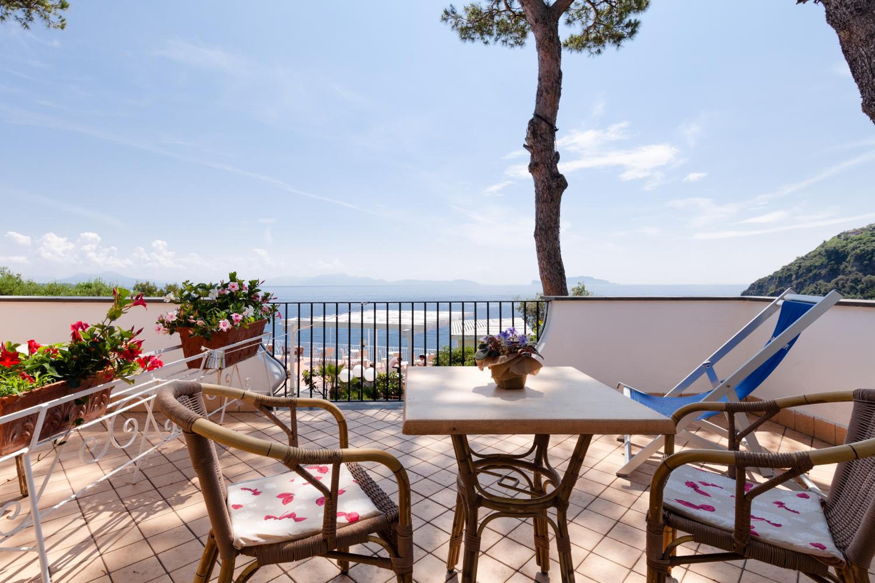 Double Or Twin Room With Sea View - Photo 10
