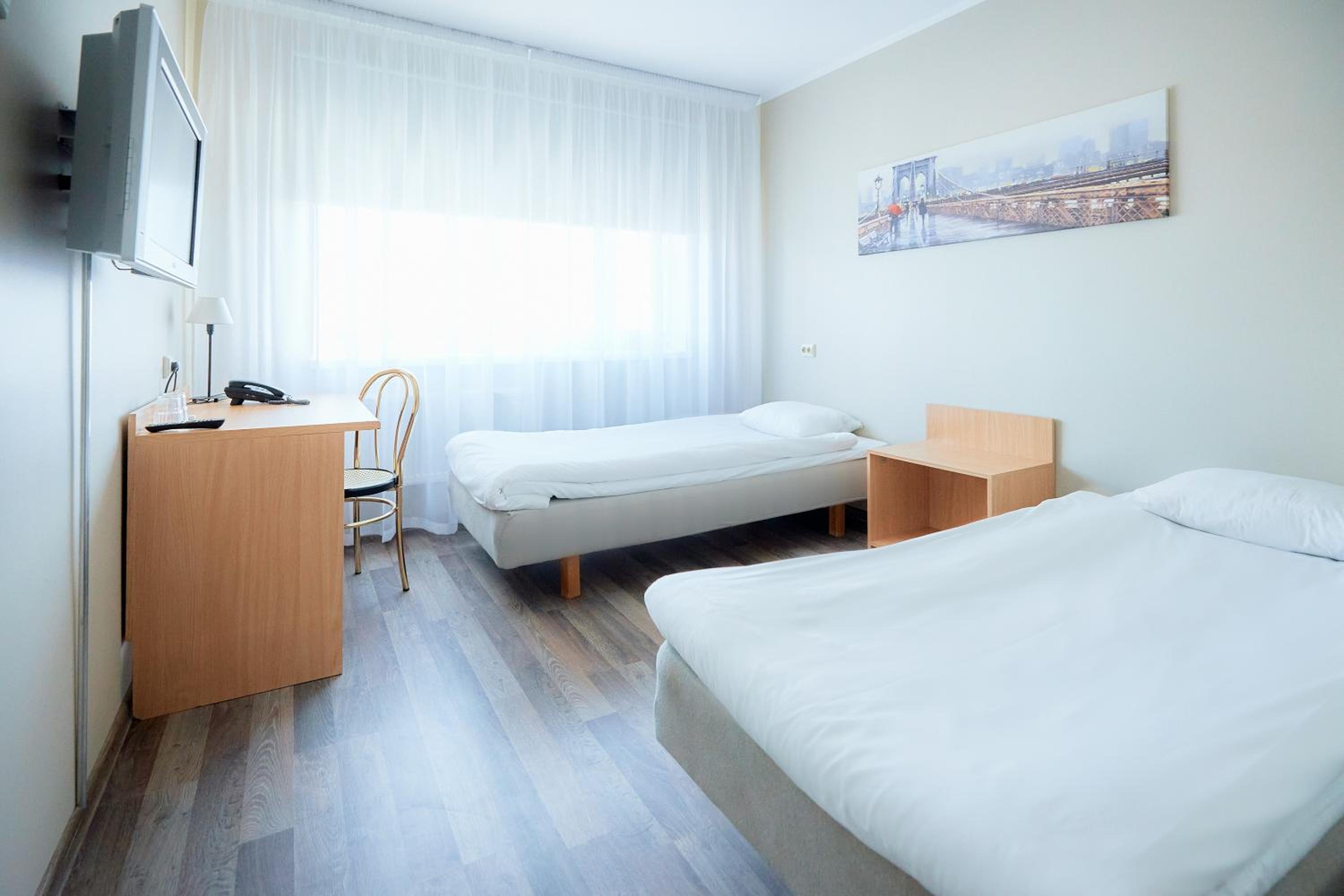 Basic Budget Twin Room - Photo 1