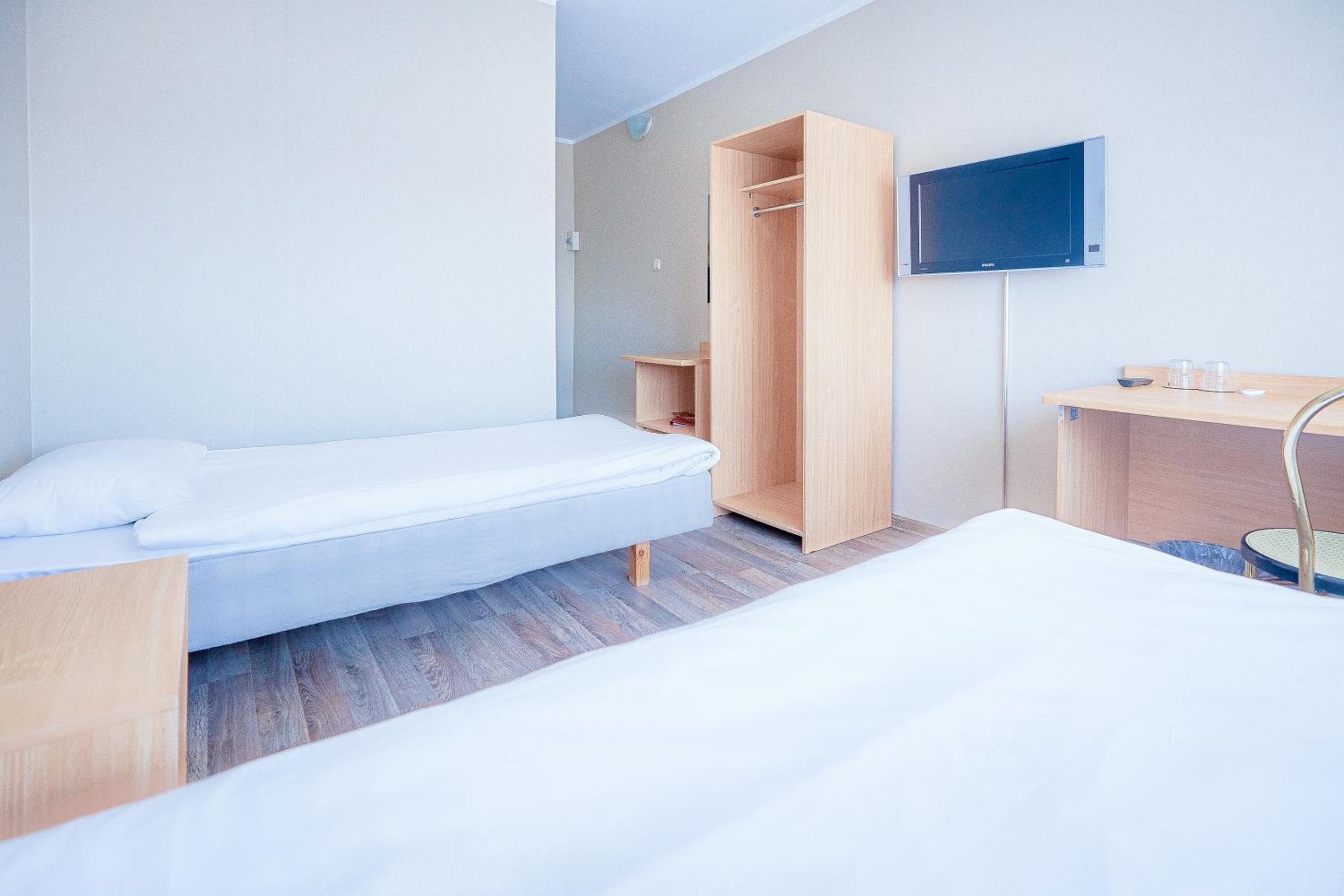 Basic Budget Twin Room - Photo 2