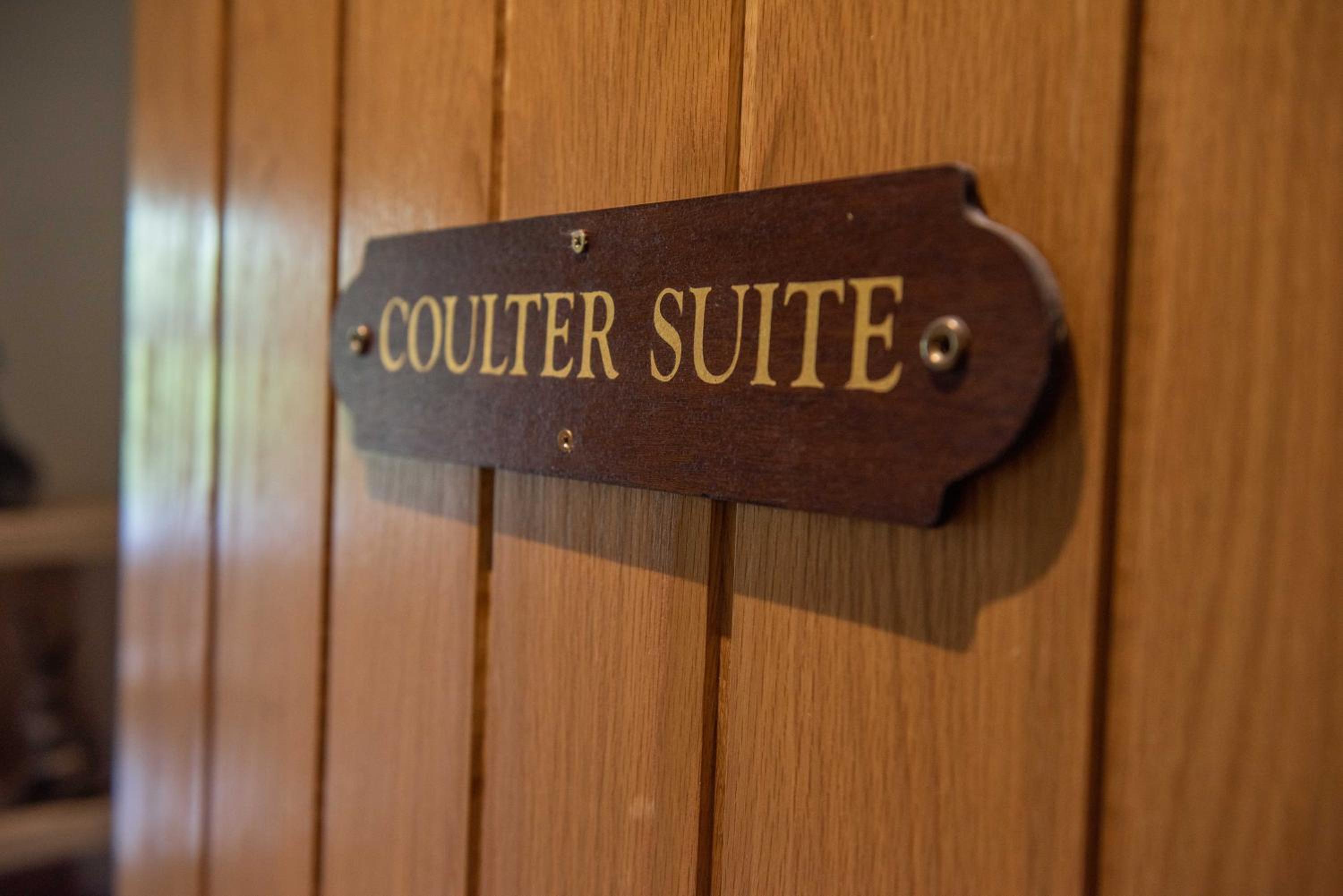 Executive Suite - Photo 7