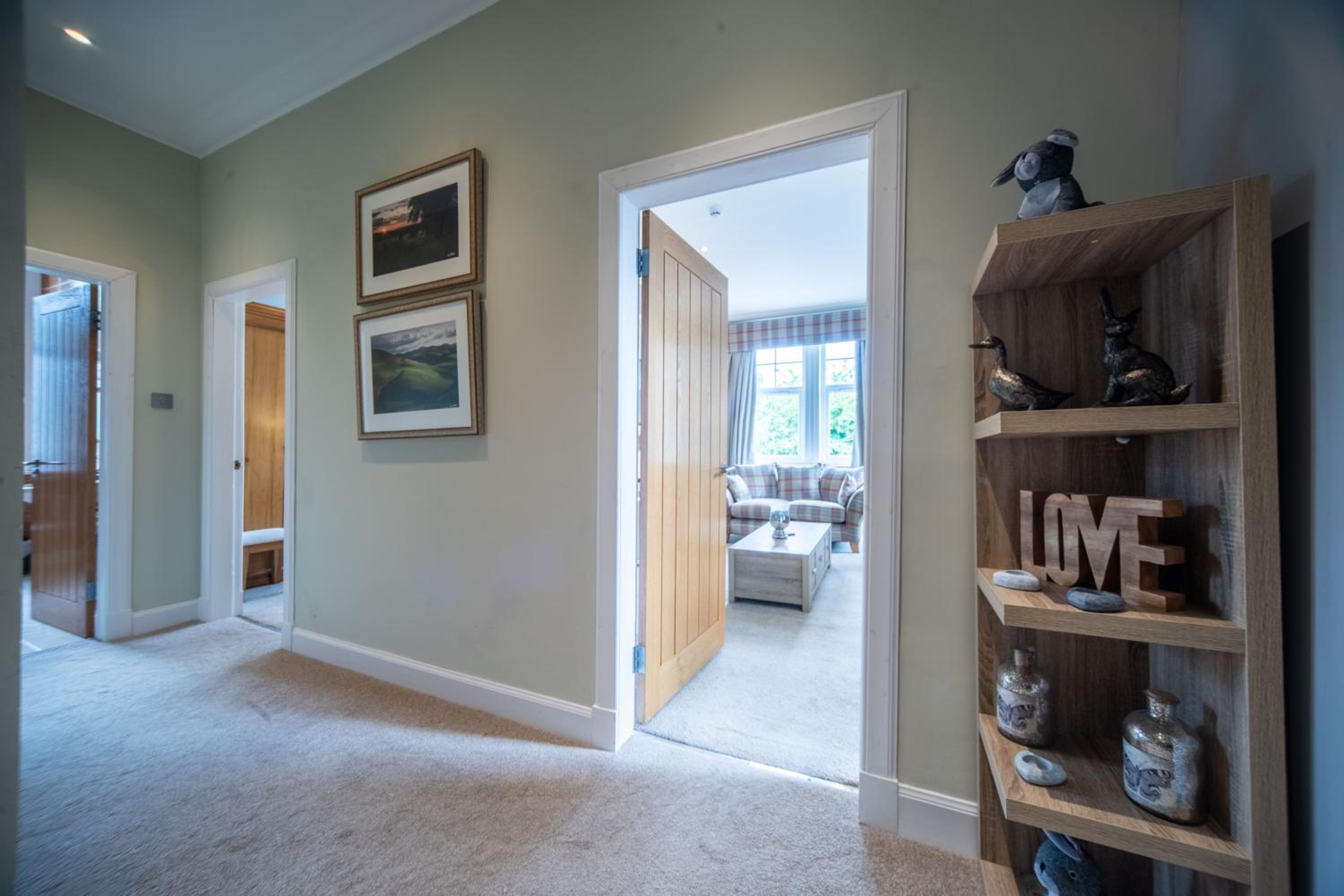 Executive Suite - Photo 6
