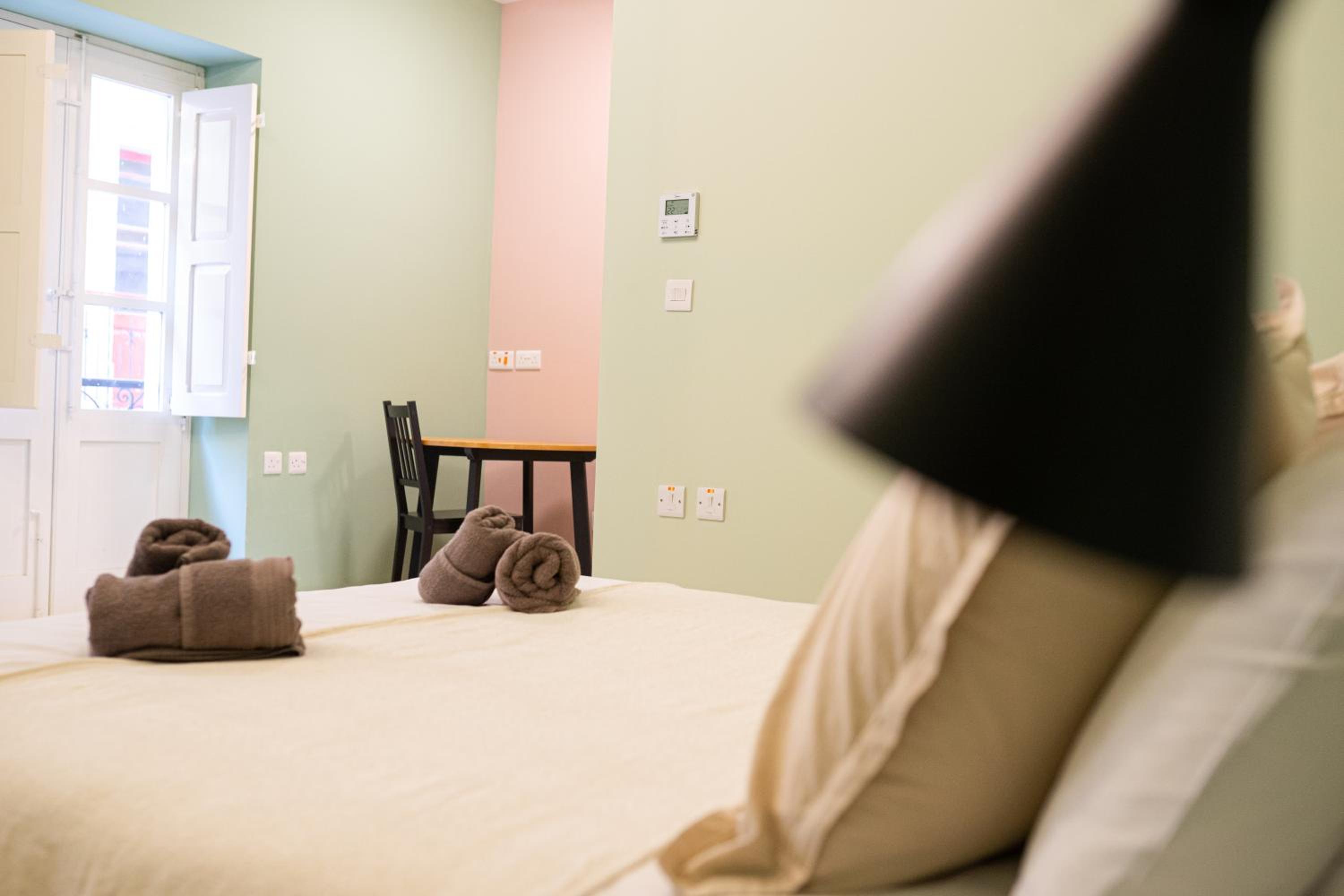 Deluxe Double Room with Balcony photo 3