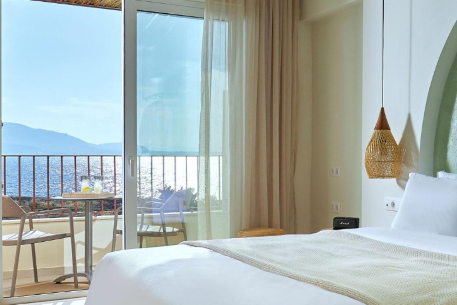 Premium Double Room with Sea View photo 2