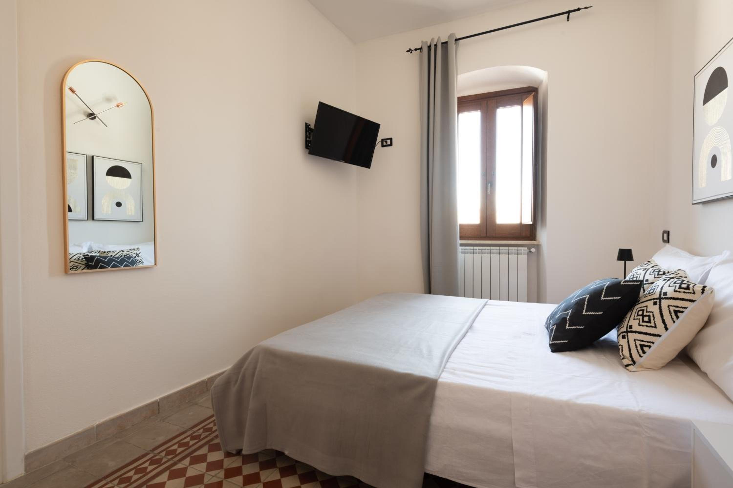 Double Room with Balcony (3 Adults) - Photo 8