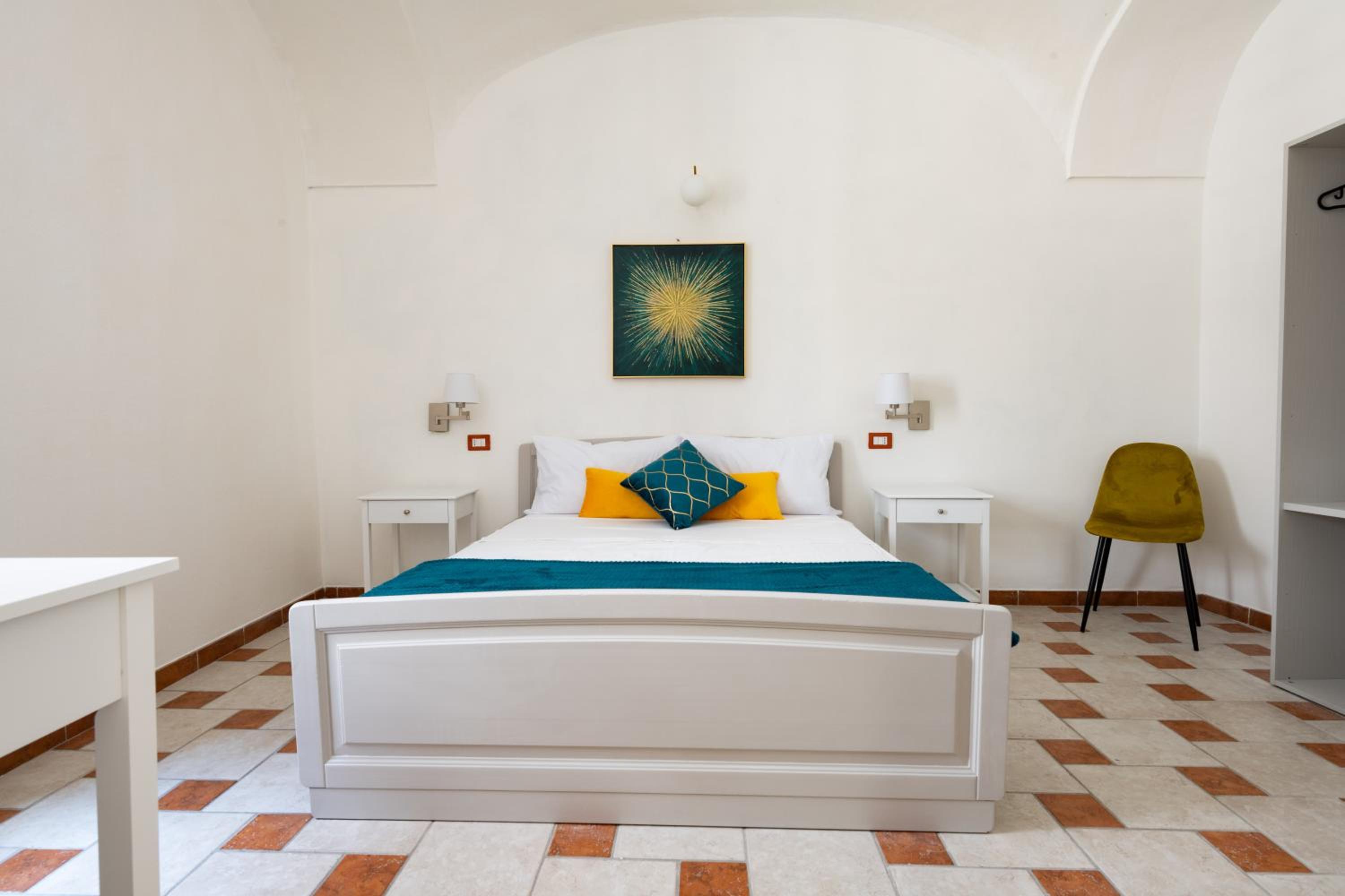 Double Room with Private External Bathroom - Photo 6