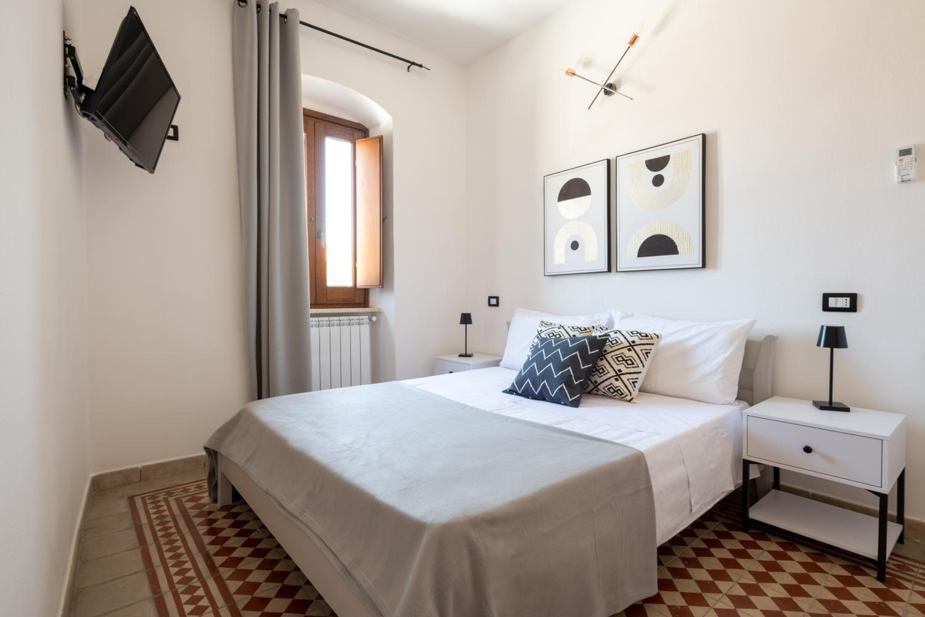 Double Room with Balcony (3 Adults) - Photo 7
