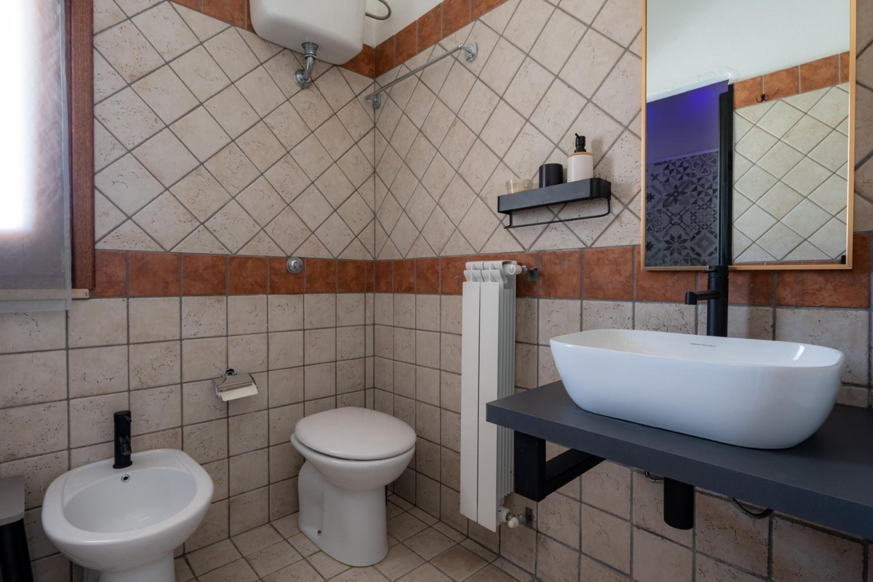 Double Room with Balcony (3 Adults) - Photo 6
