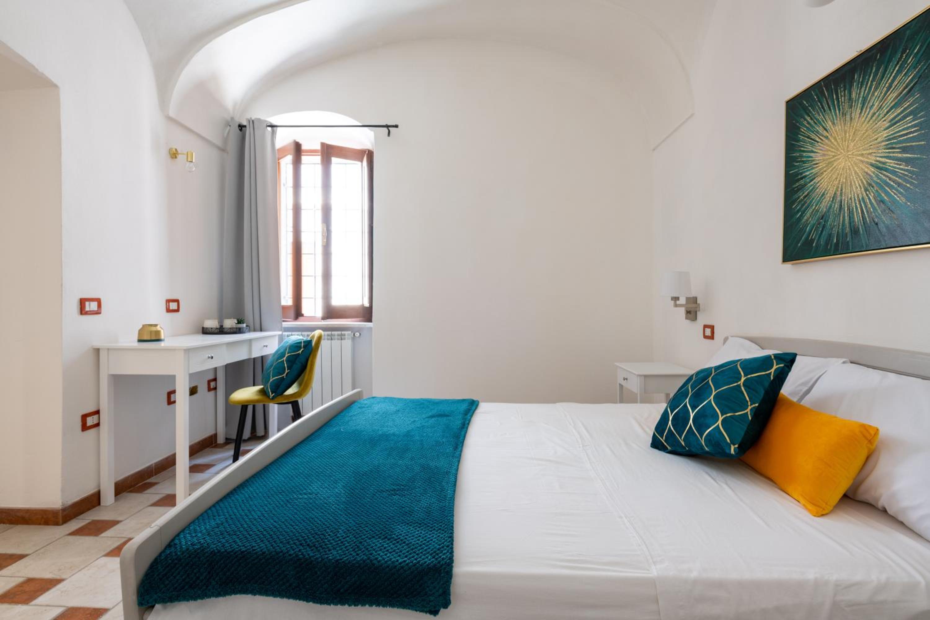 Double Room with Private External Bathroom - Photo 1
