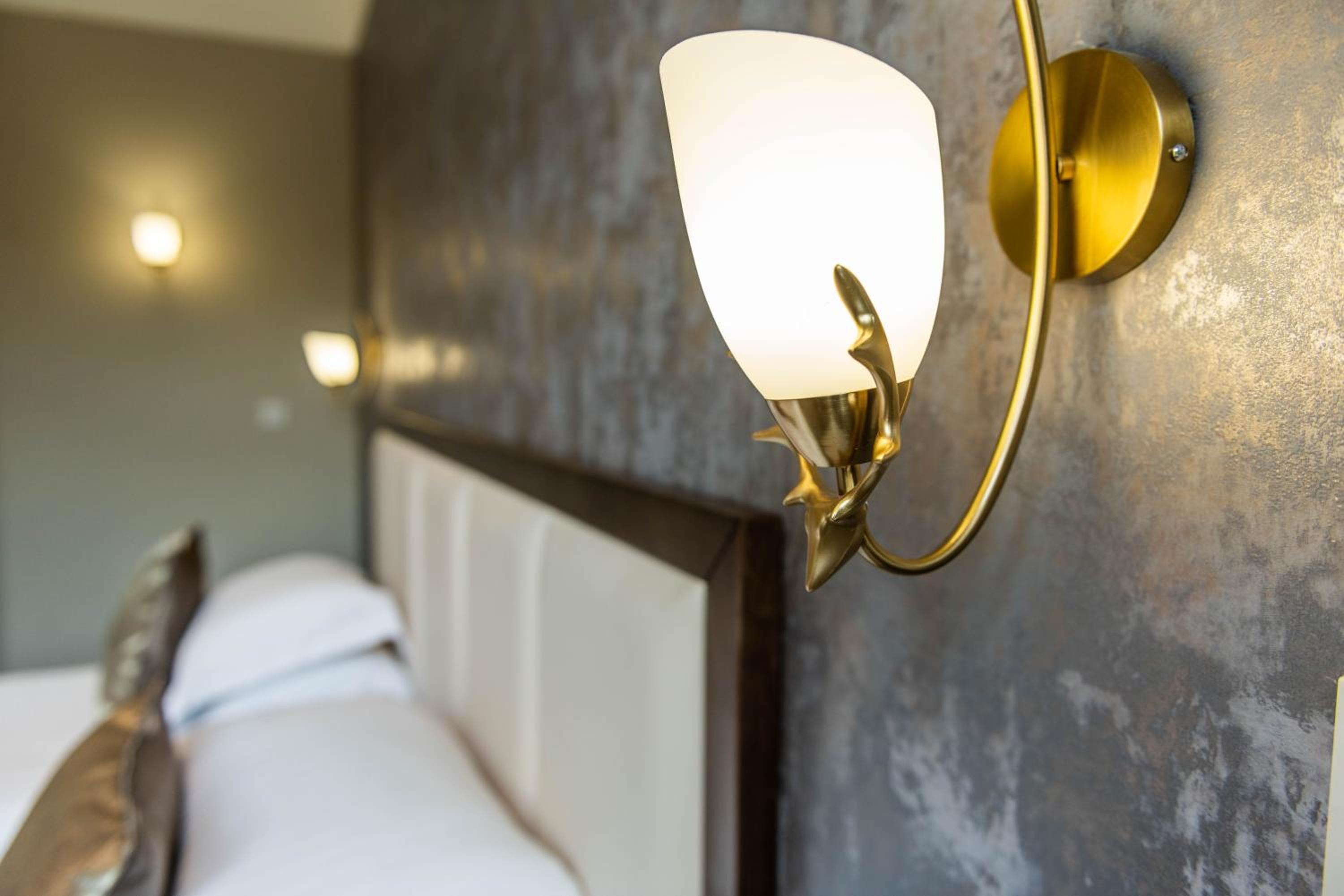 Standard Twin Room - Photo 1