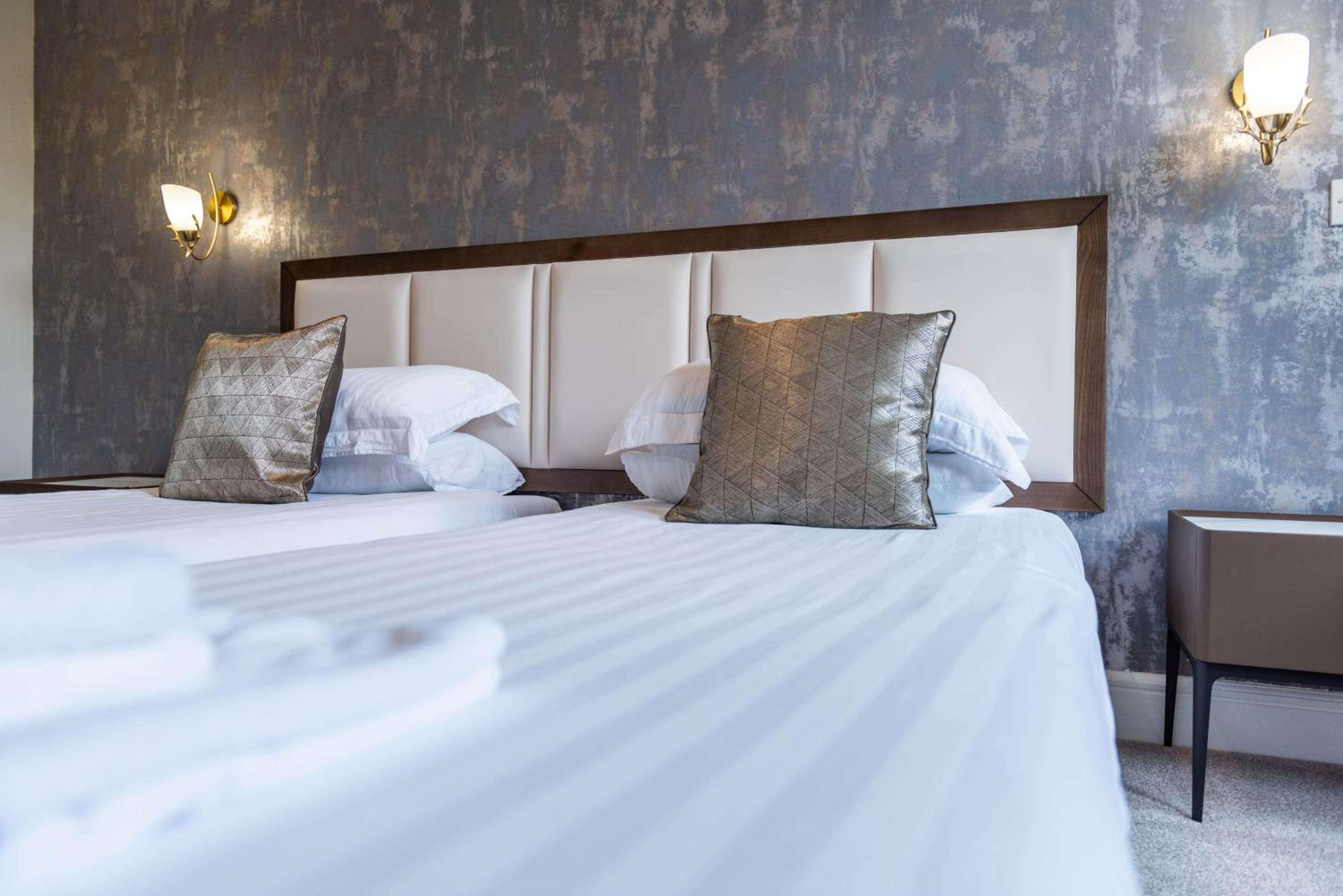 Double or Twin Room - Photo 13