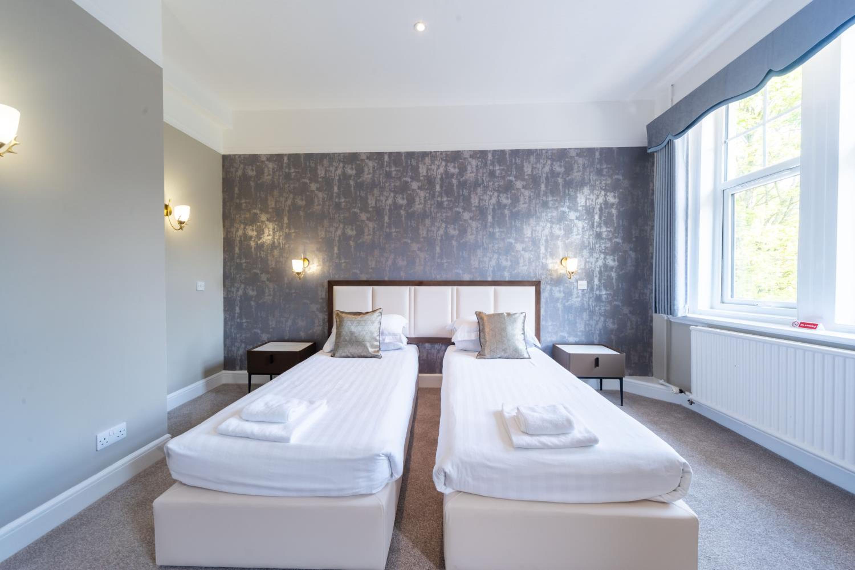 Double or Twin Room - Photo 12