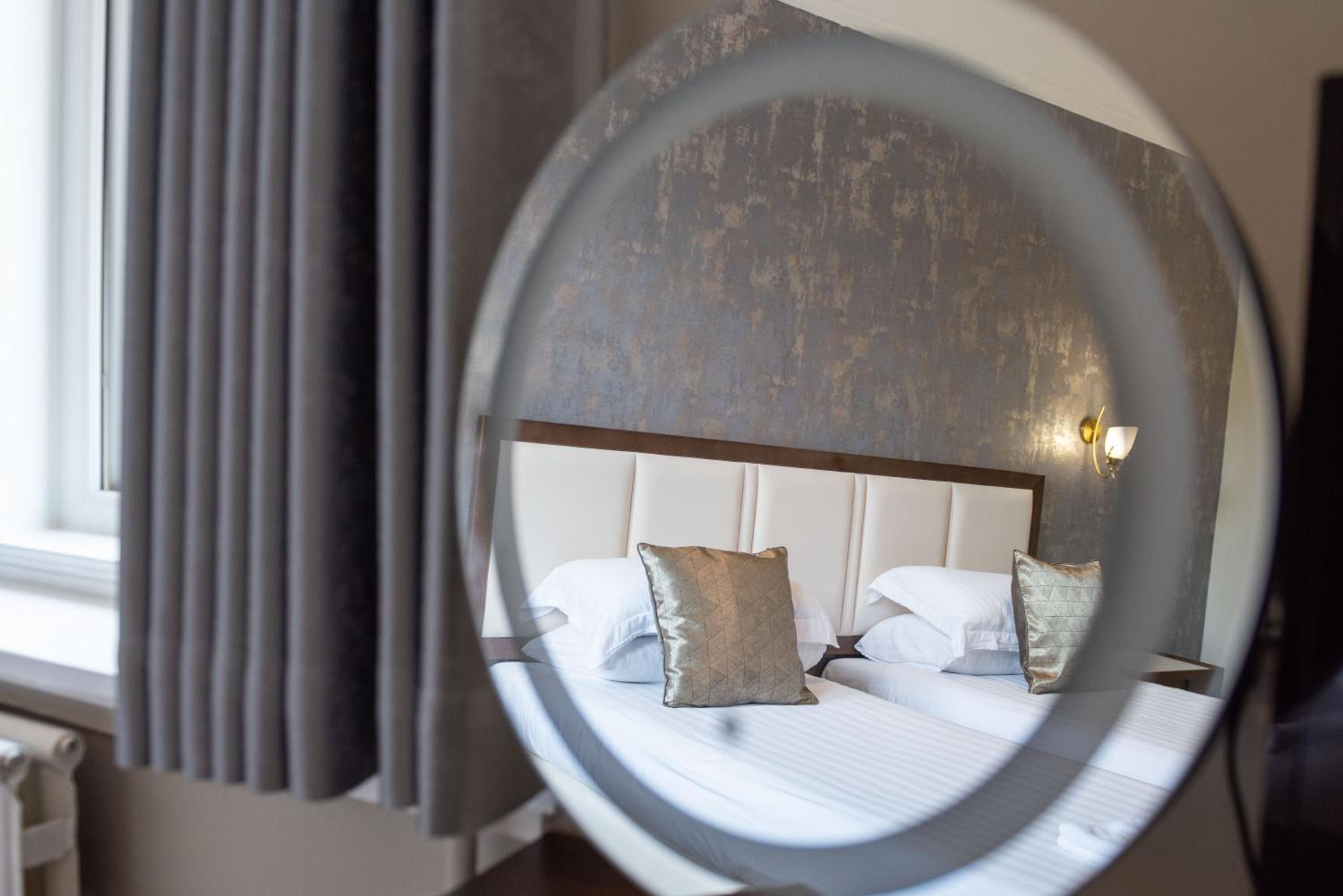 Standard Twin Room - Photo 2