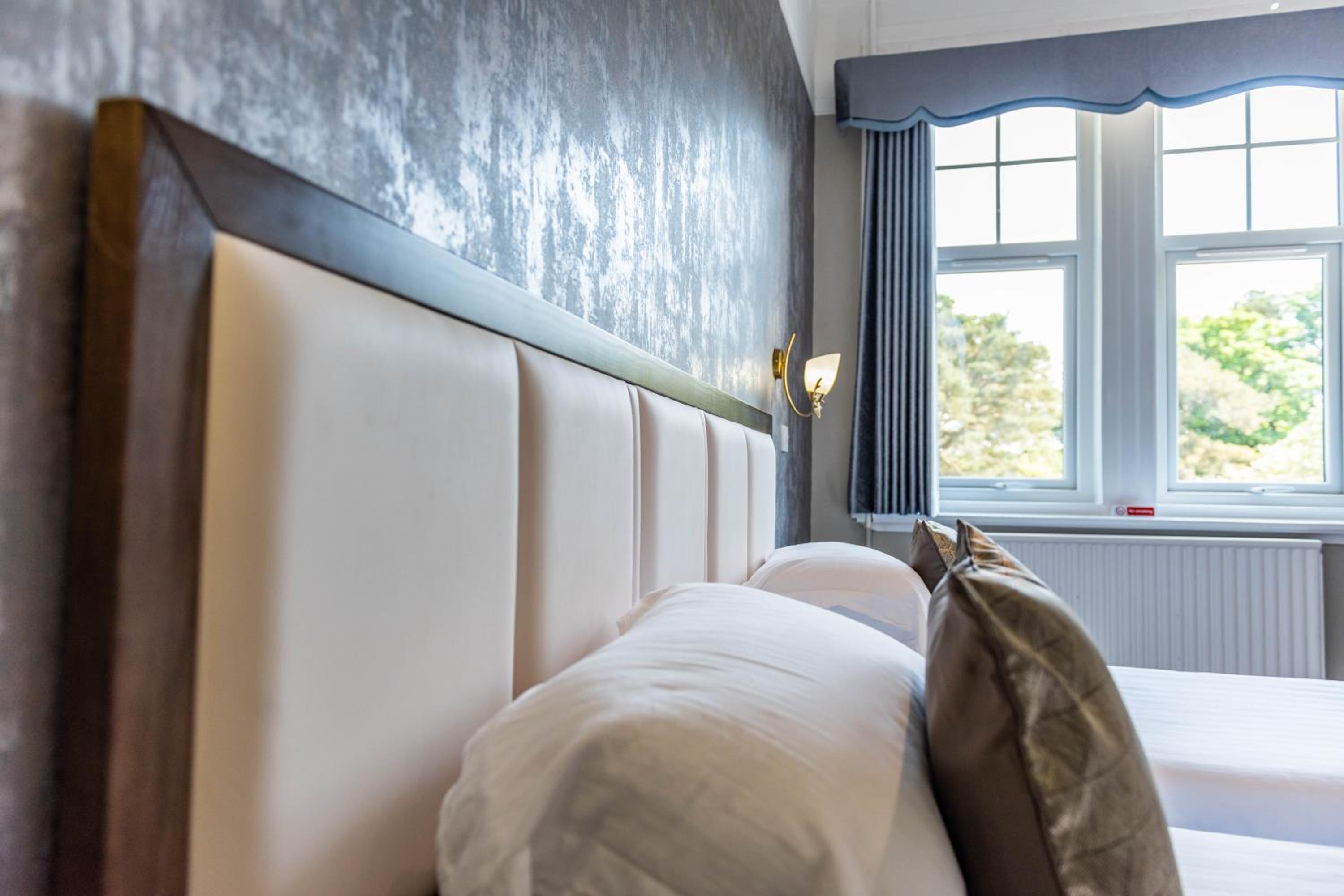 Standard Twin Room - Photo 3