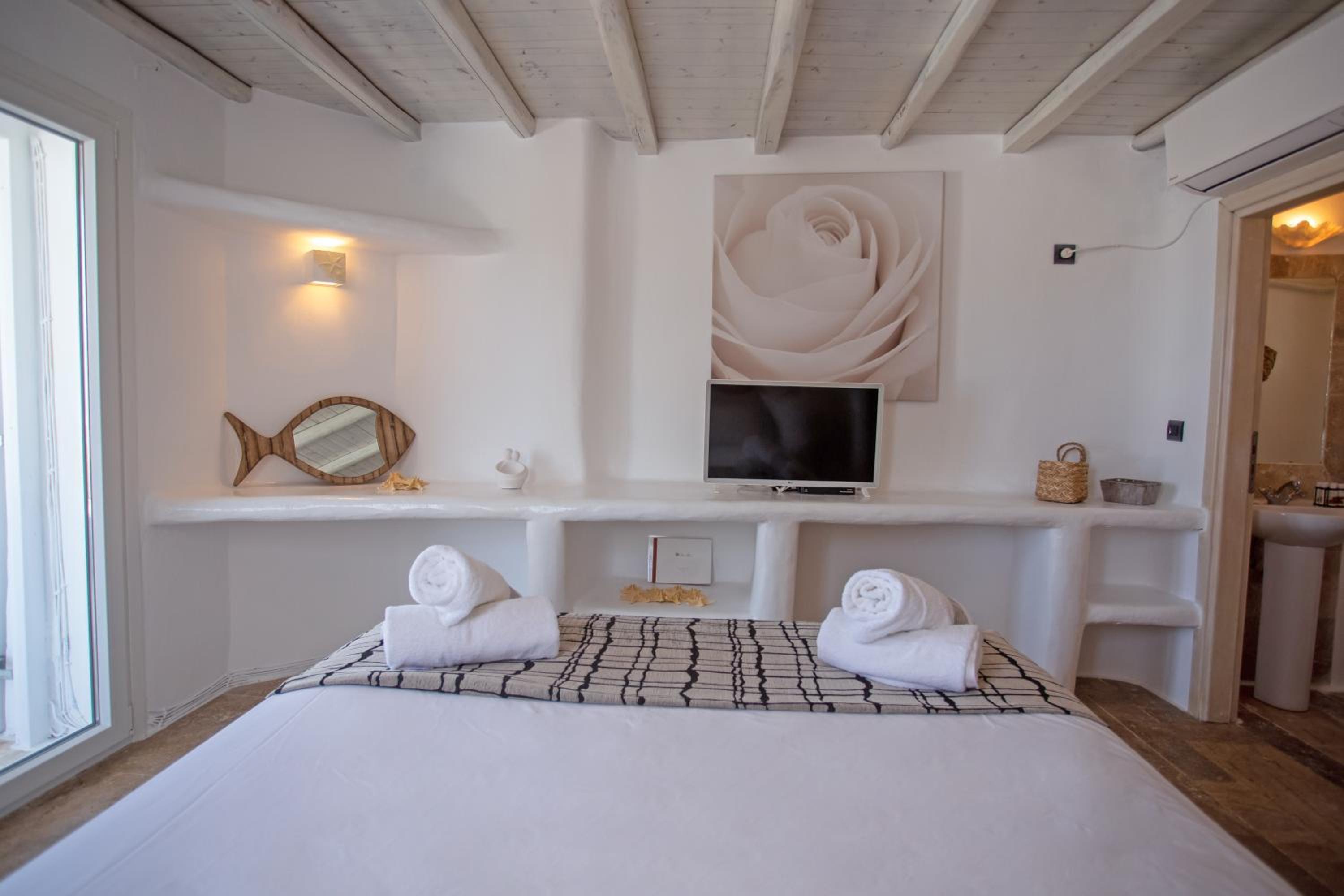 Three-Bedroom Villa photo 1