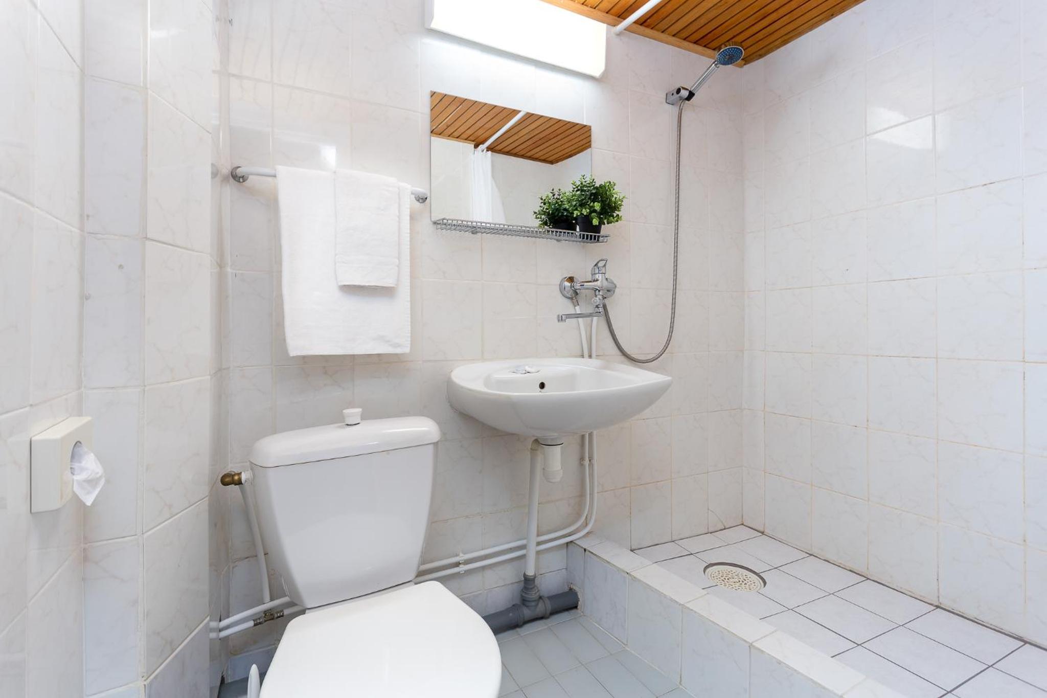 Basic Budget Triple Room - Photo 4
