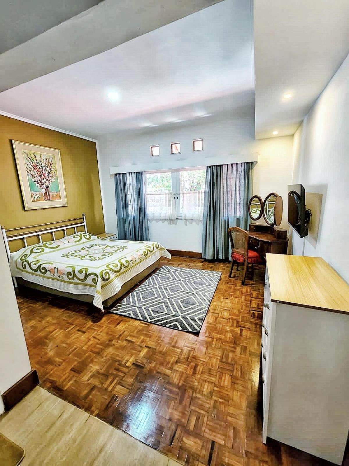 Deluxe King Room photo 1