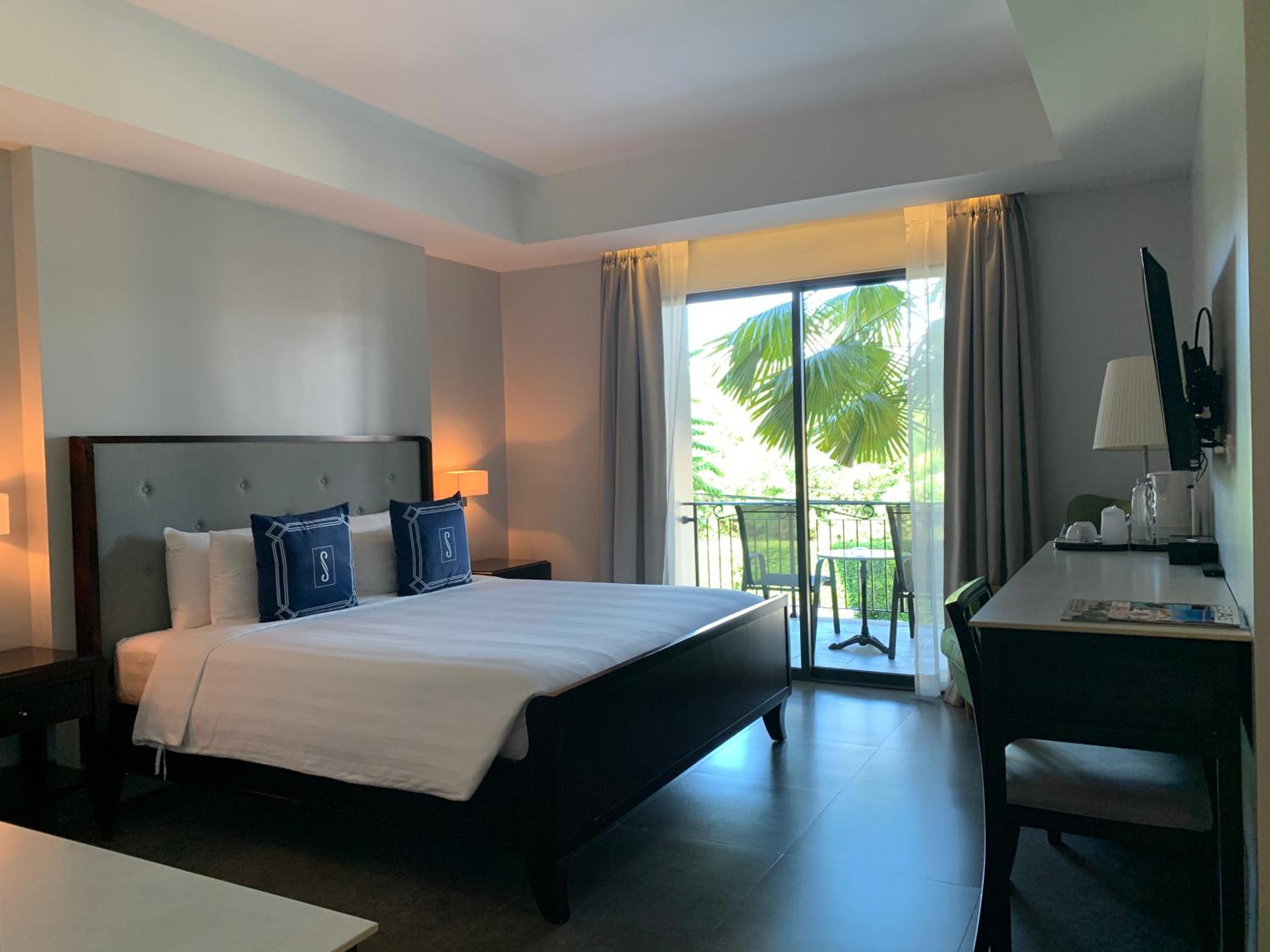 Deluxe Room - Photo 1