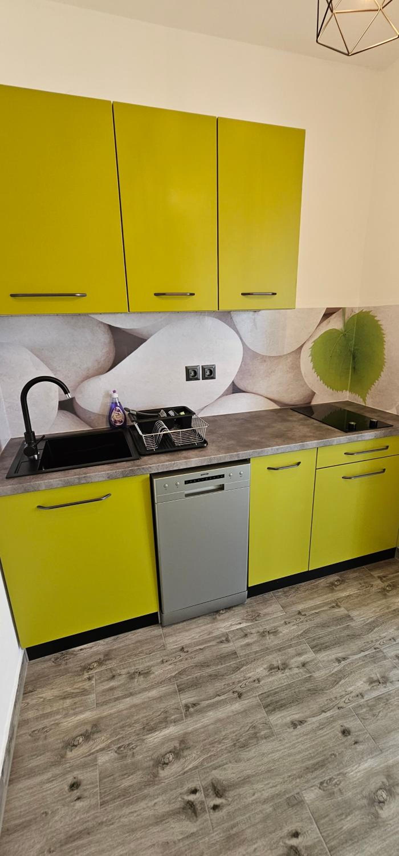 One-Bedroom Apartment - Photo 20