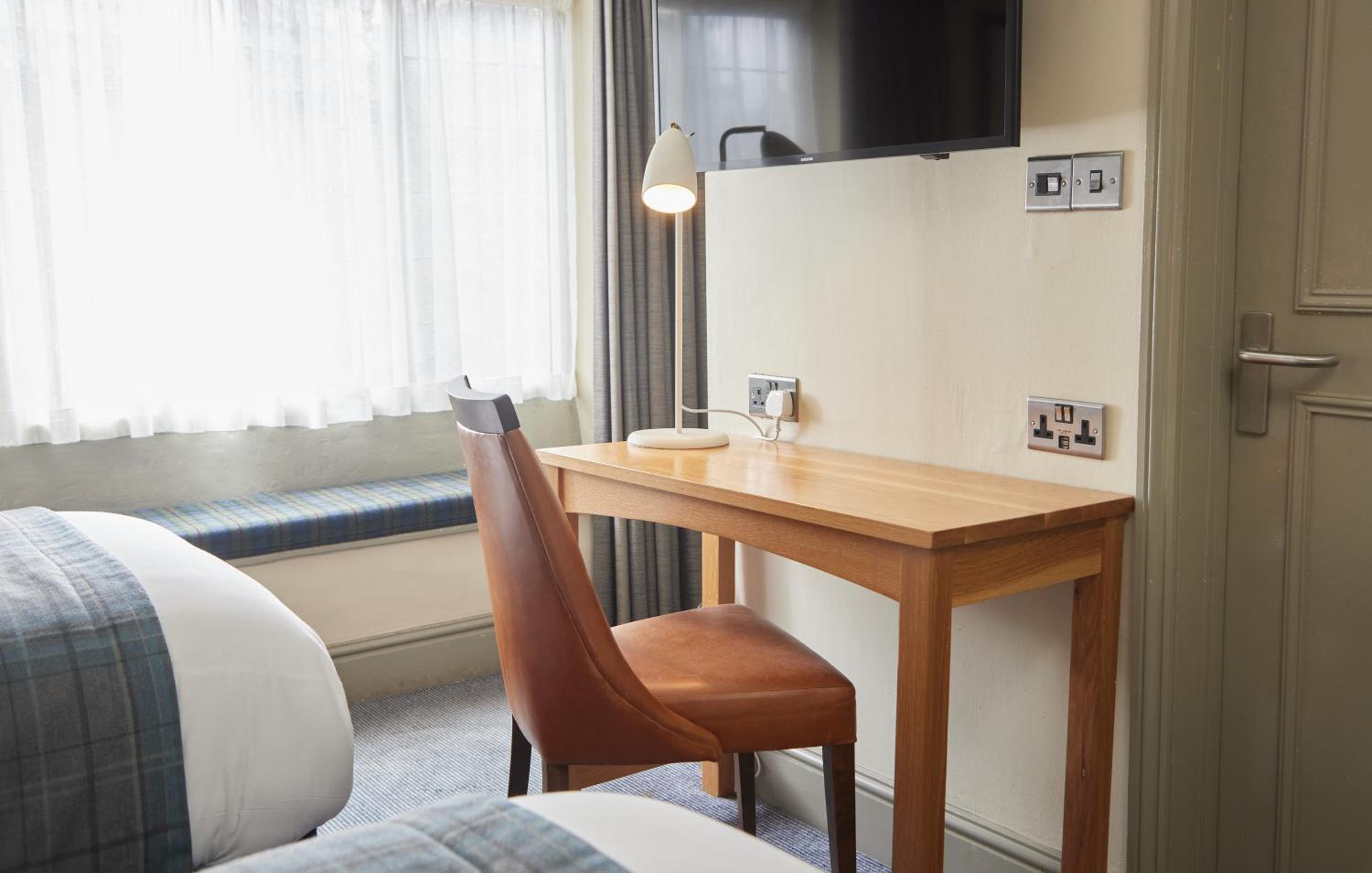 Twin Room - Photo 3