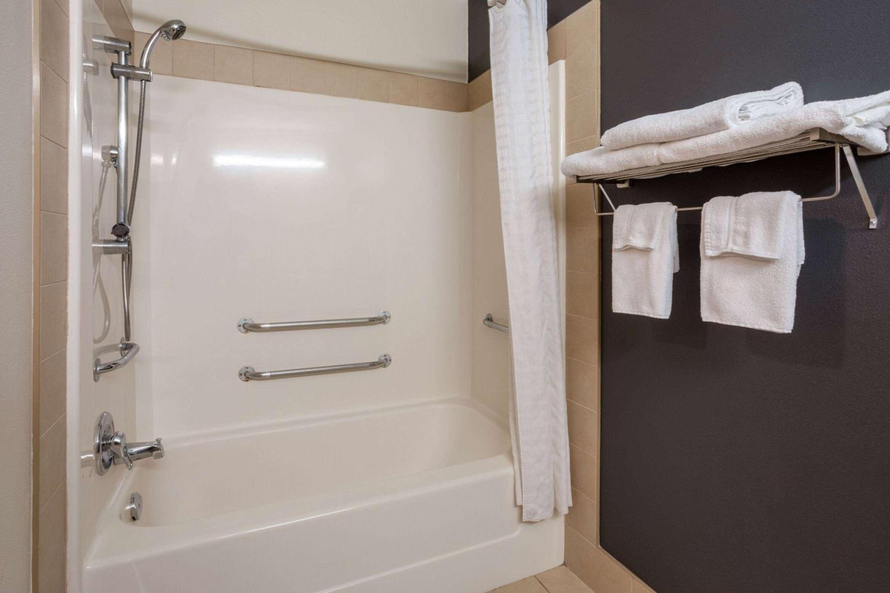 King Room - Mobility Access/Non-Smoking - Photo 2