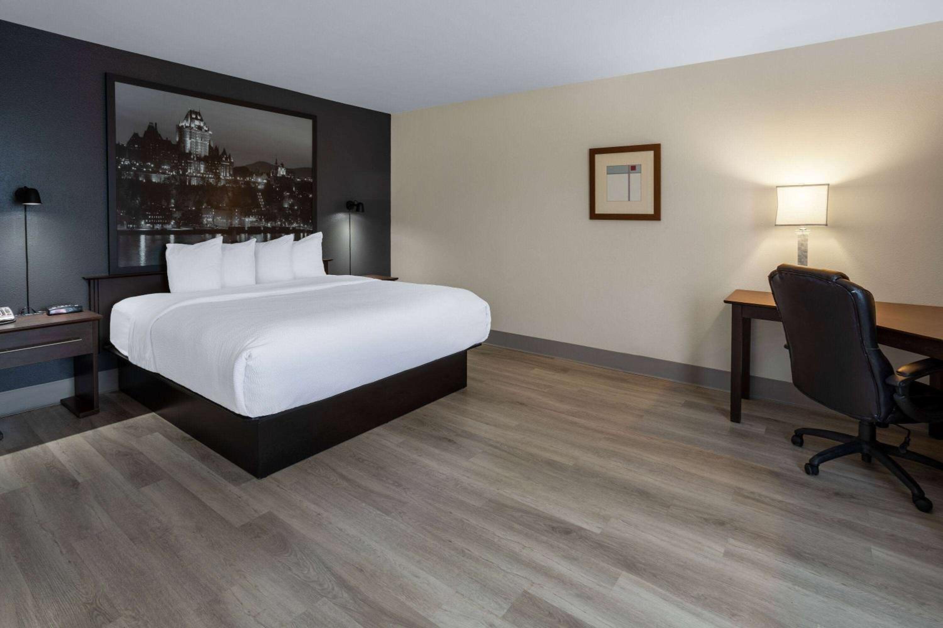 Executive Suite - King, Sofa Bed, Jacuzzi - Fireplace - Non Smoking - Photo 1